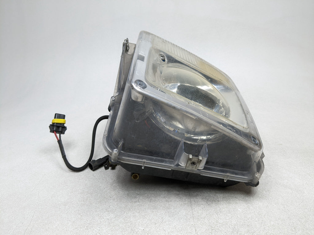 04 - 09 CADILLAC SRX OEM FOG MARKER LIGHT PARKING LAMP FRONT LEFT BUMPER MOUNTED