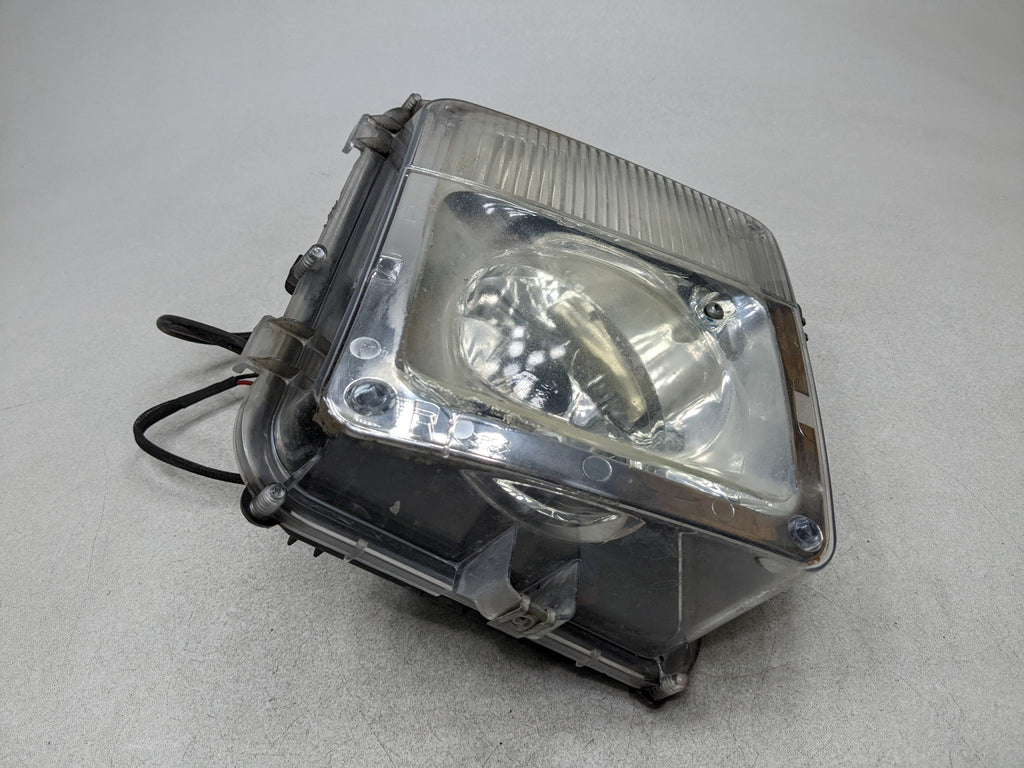 2004 - 2009 CADILLAC SRX OEM FOG MARKER LIGHT PARKING FRONT RIGHT BUMPER MOUNTED