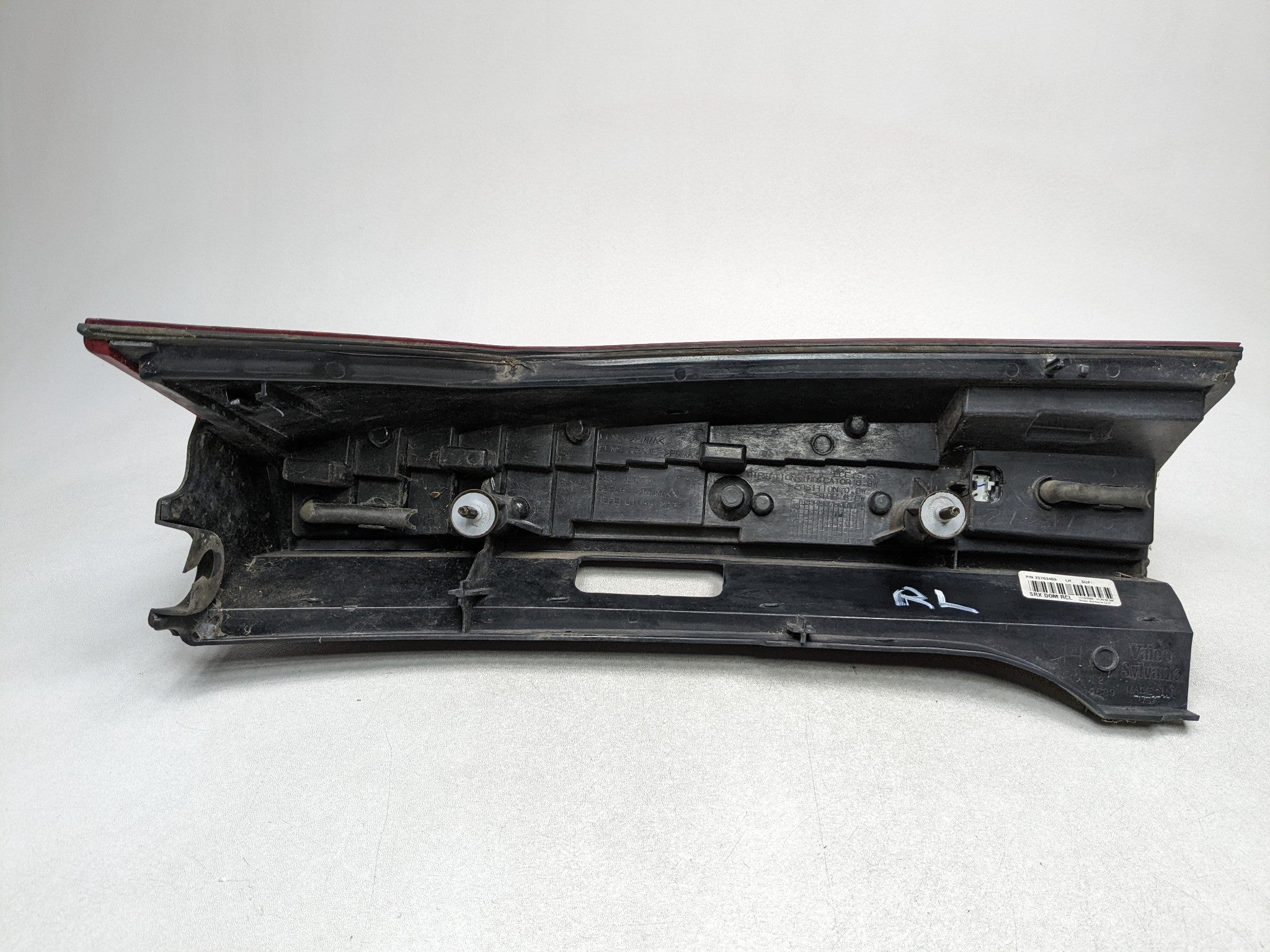 2004 - 2009 CADILLAC SRX OEM TAIL LIGHT LAMP ASSEMBLY LEFT DRIVER SIDE