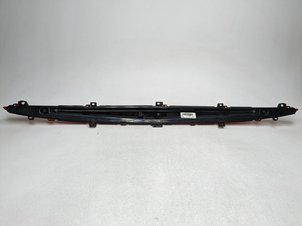 2004 - 2009 CADILLAC SRX OEM THIRD BRAKE LIGHT AVOIDANCE HIGH MOUNT REAR CENTER