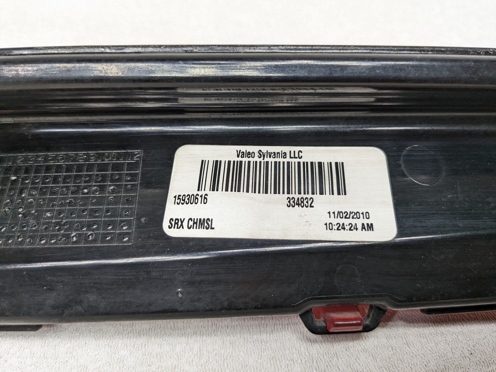 2004 - 2009 CADILLAC SRX OEM THIRD BRAKE LIGHT AVOIDANCE HIGH MOUNT REAR CENTER