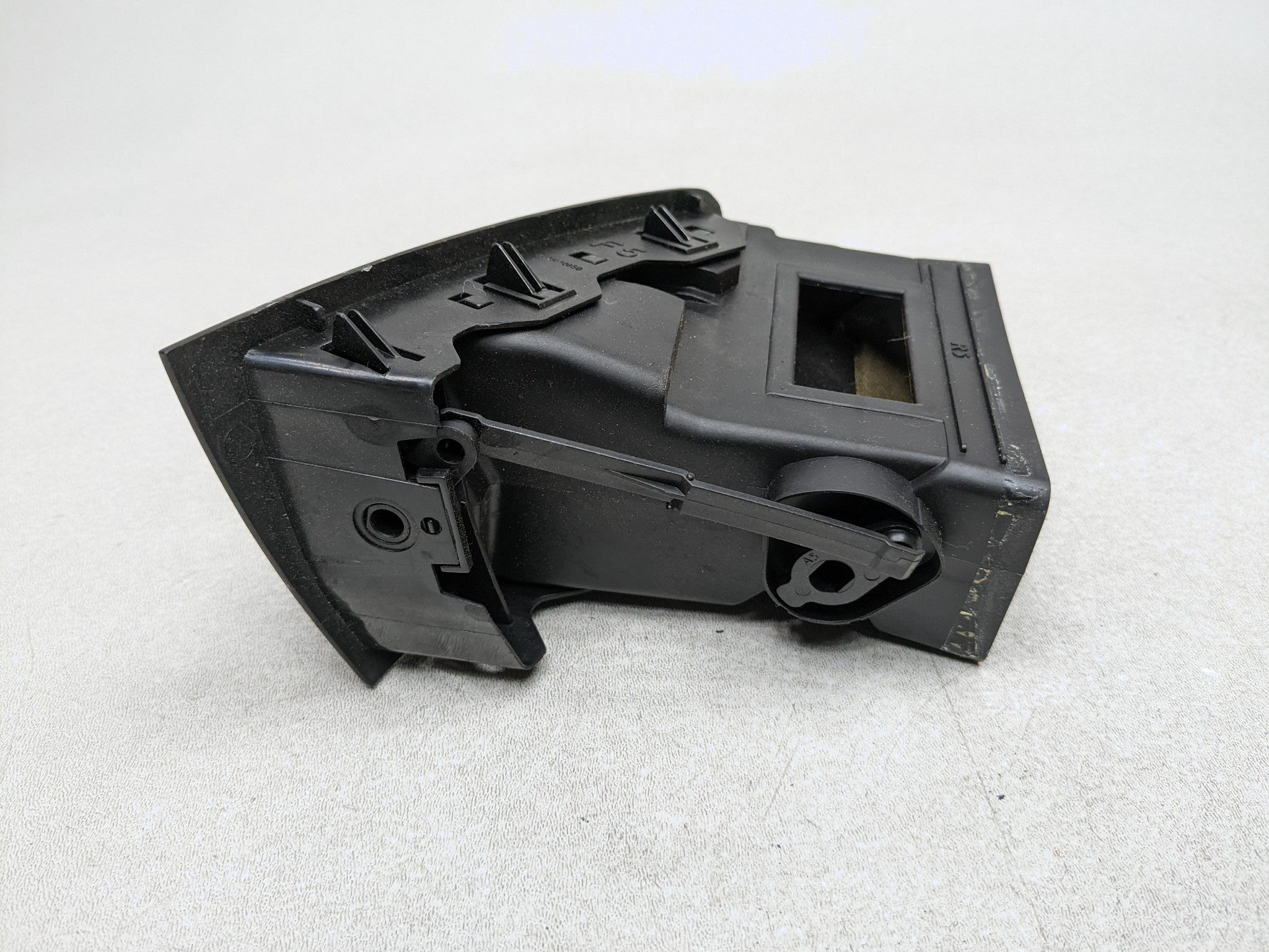 2004 - 2009 CADILLAC SRX OEM AC AIR CONDITIONING HEATER VENTS FRONT RIGHT SIDE