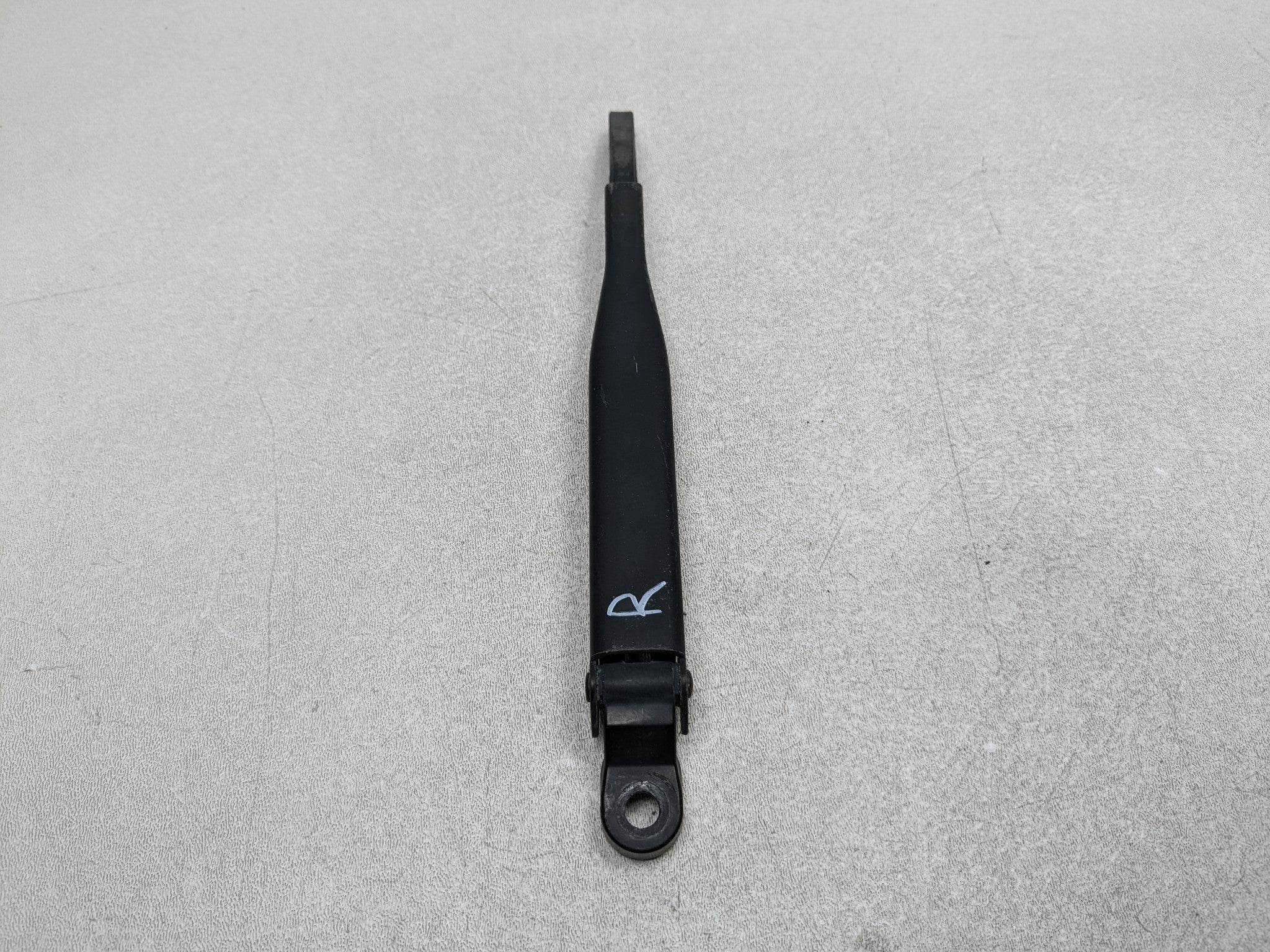 2004 - 2009 CADILLAC SRX OEM WINDSHIELD WIPER ARM REAR BACK WINDOW GLASS