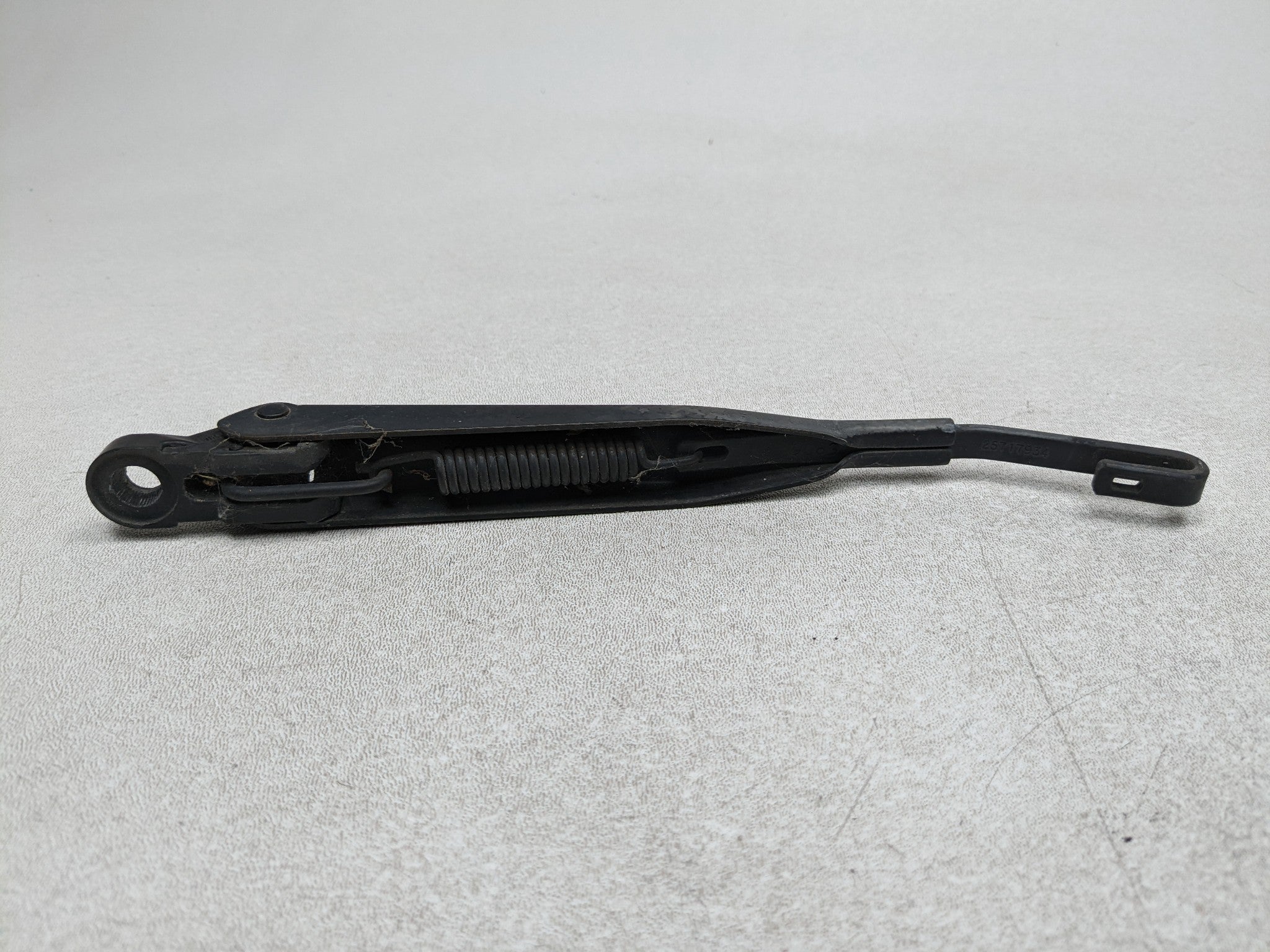 2004 - 2009 CADILLAC SRX OEM WINDSHIELD WIPER ARM REAR BACK WINDOW GLASS