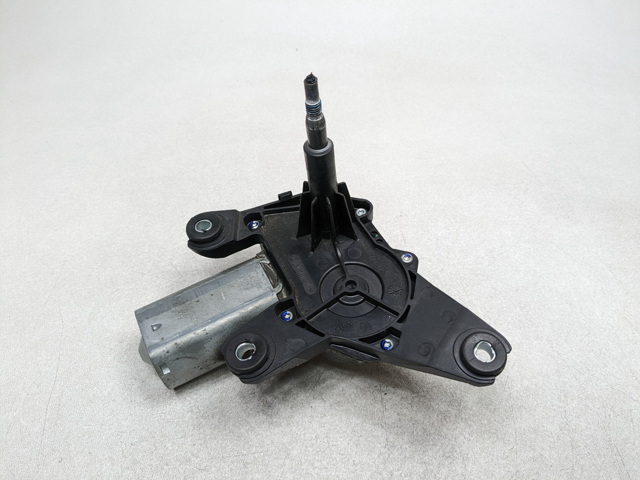 2004 - 2009 CADILLAC SRX OEM REAR WINDSHIELD WIPER MOTOR ASSEMBLY