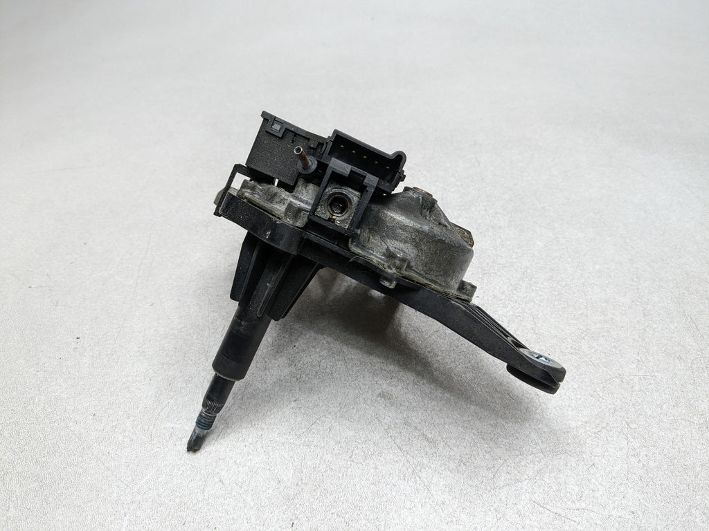 2004 - 2009 CADILLAC SRX OEM REAR WINDSHIELD WIPER MOTOR ASSEMBLY