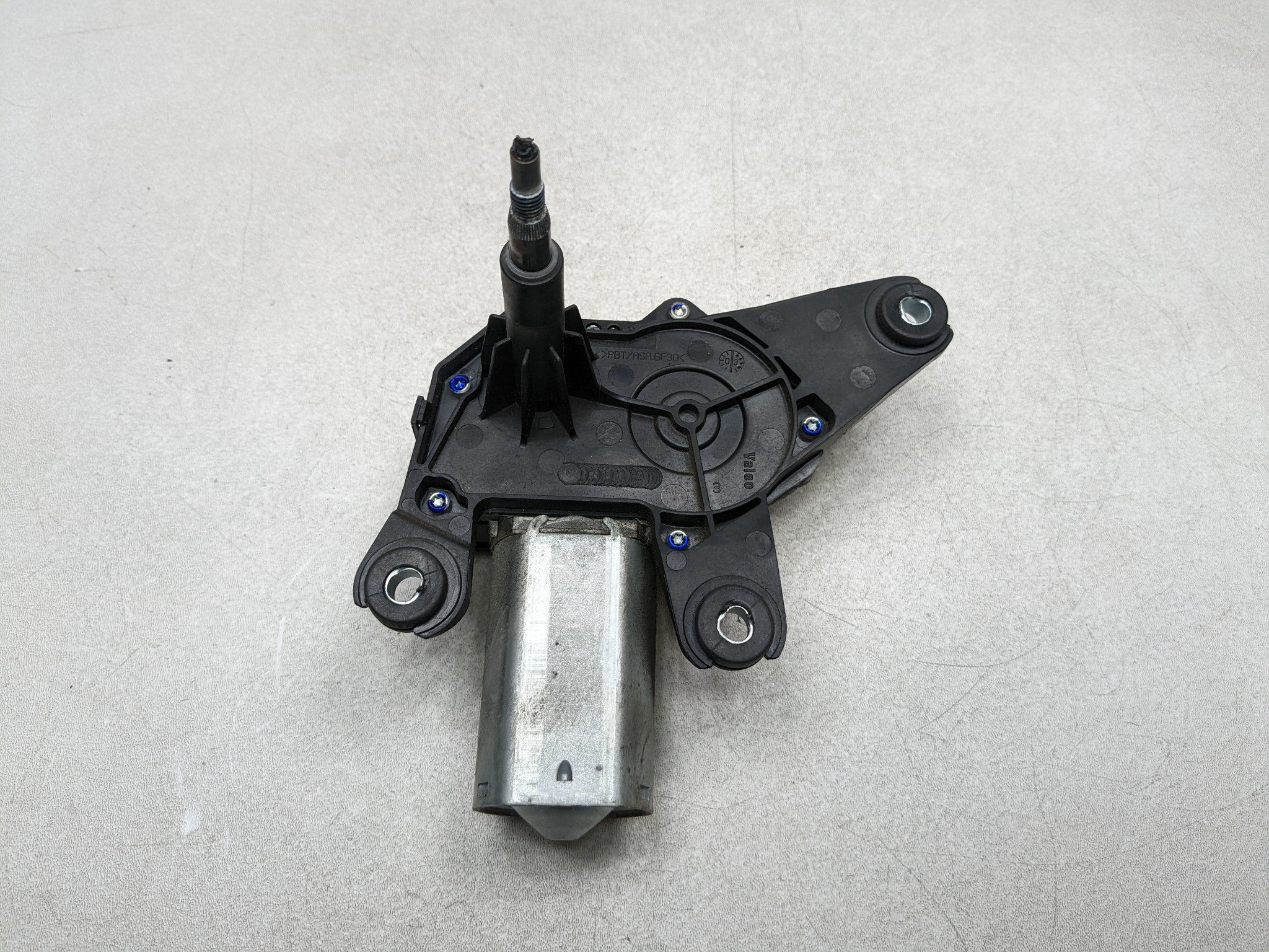 2004 - 2009 CADILLAC SRX OEM REAR WINDSHIELD WIPER MOTOR ASSEMBLY