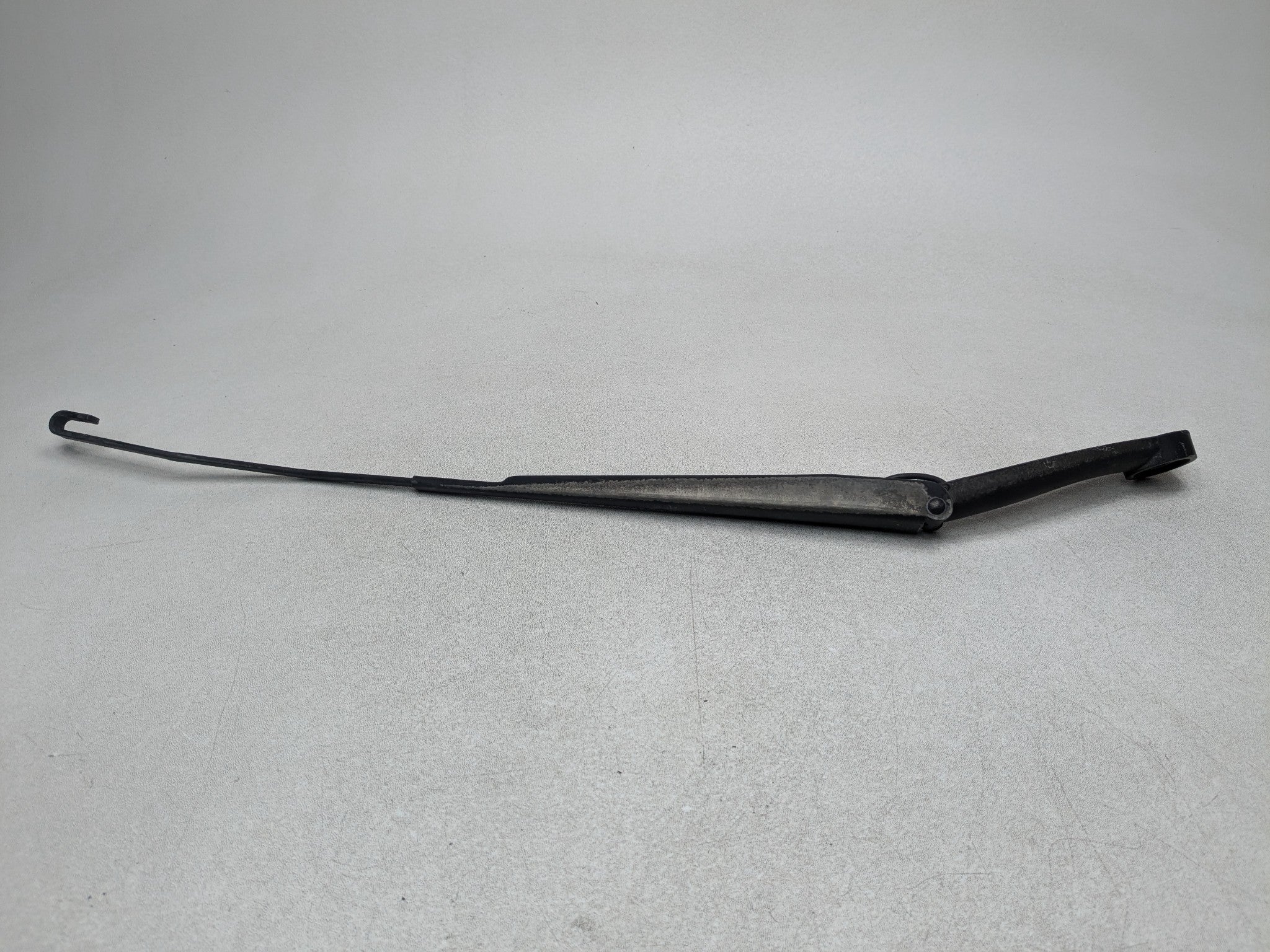 2004 - 2009 CADILLAC SRX OEM WINDSHIELD WIPER ARM FRONT RIGHT PASSENGER SIDE