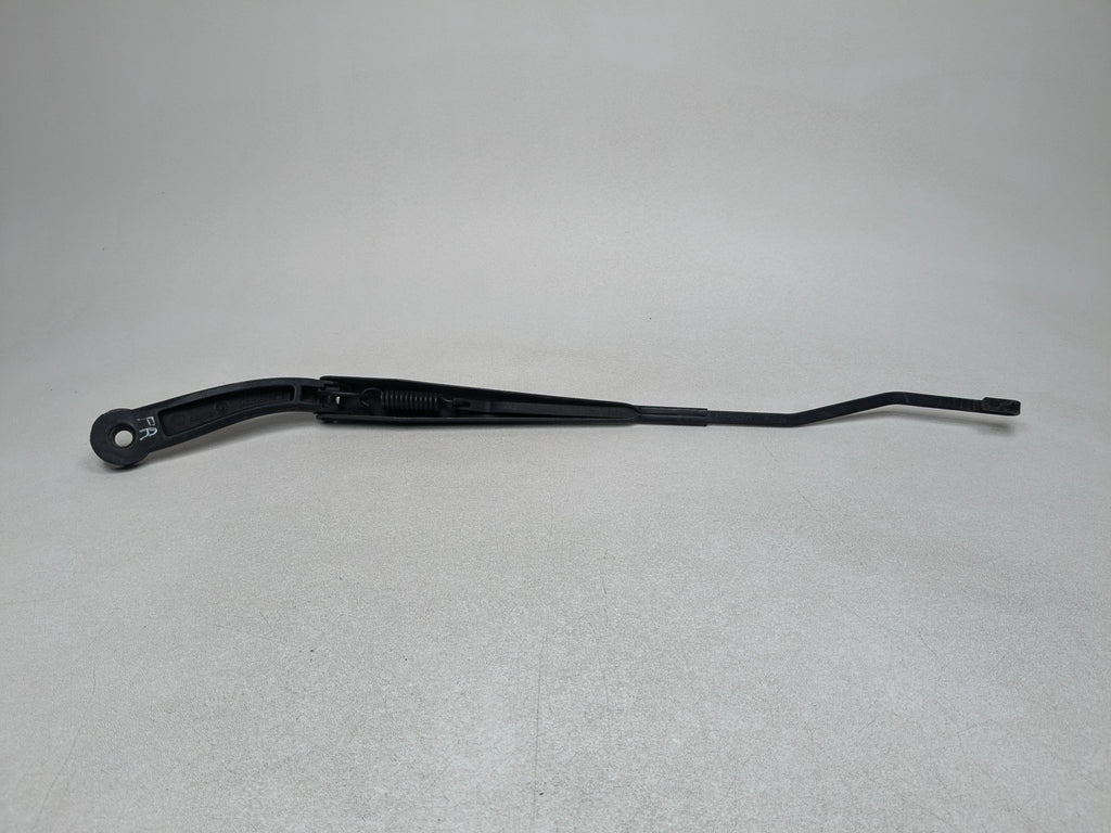 2004 - 2009 CADILLAC SRX OEM WINDSHIELD WIPER ARM FRONT RIGHT PASSENGER SIDE