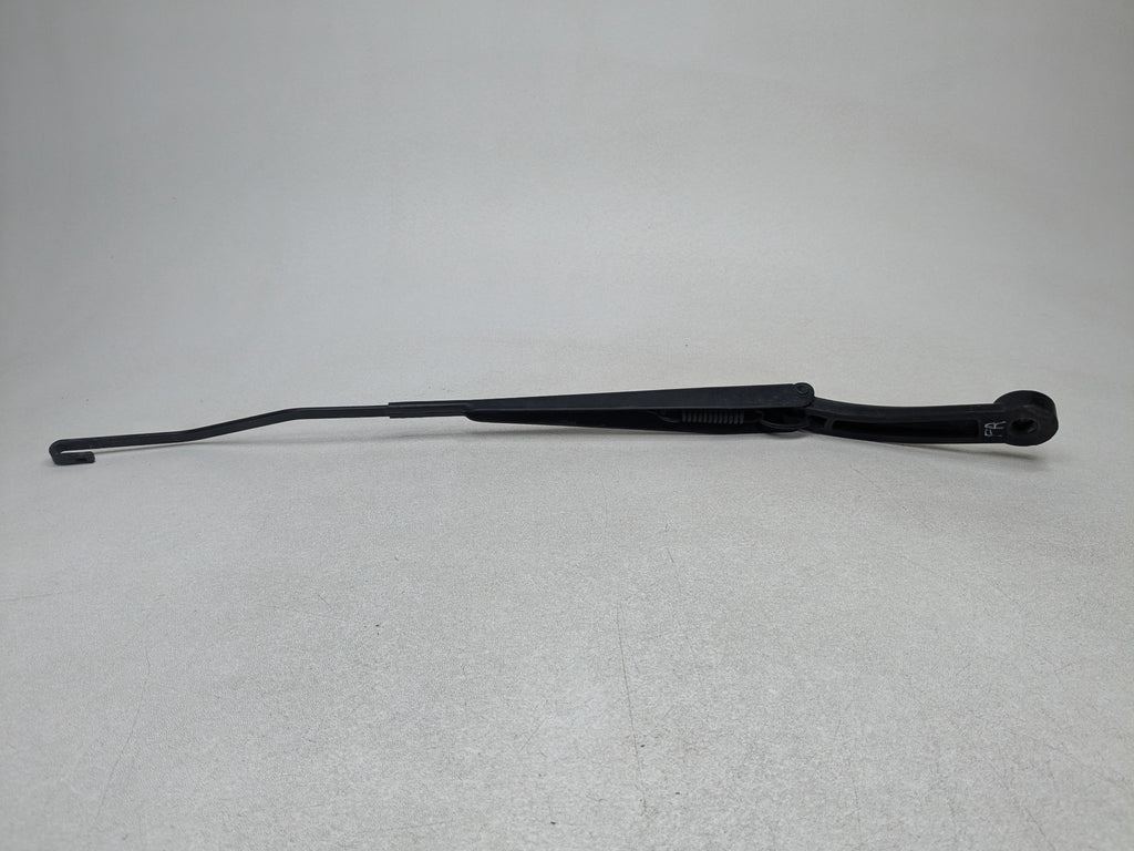 2004 - 2009 CADILLAC SRX OEM WINDSHIELD WIPER ARM FRONT RIGHT PASSENGER SIDE