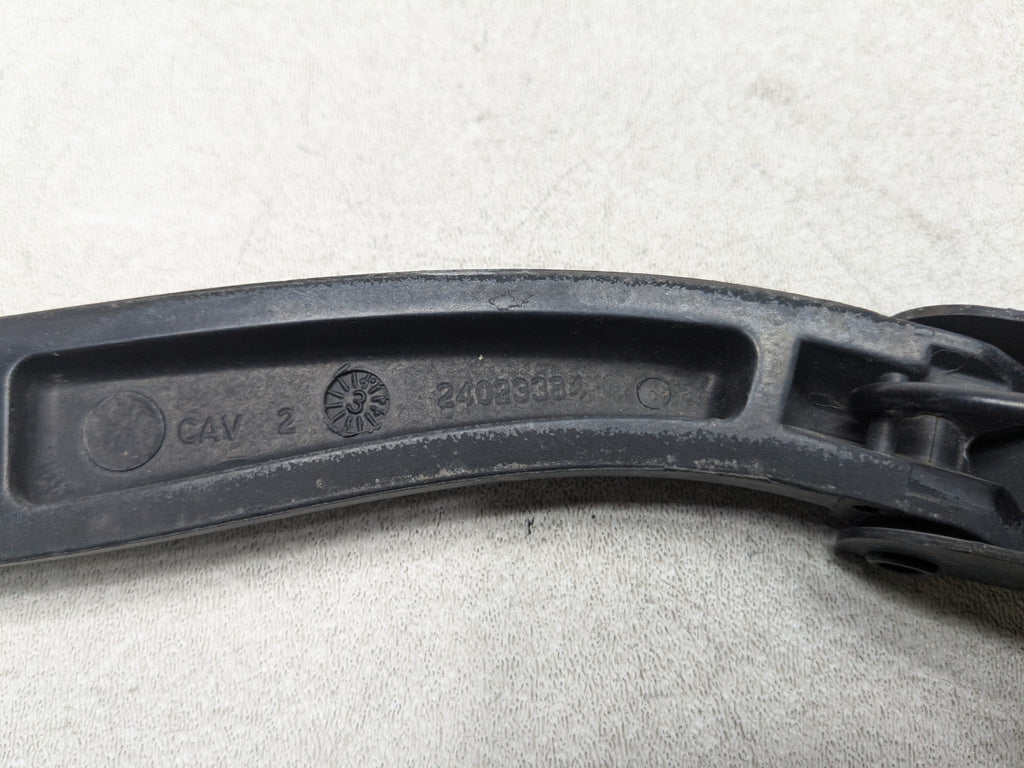 2004 - 2009 CADILLAC SRX OEM WINDSHIELD WIPER ARM FRONT RIGHT PASSENGER SIDE