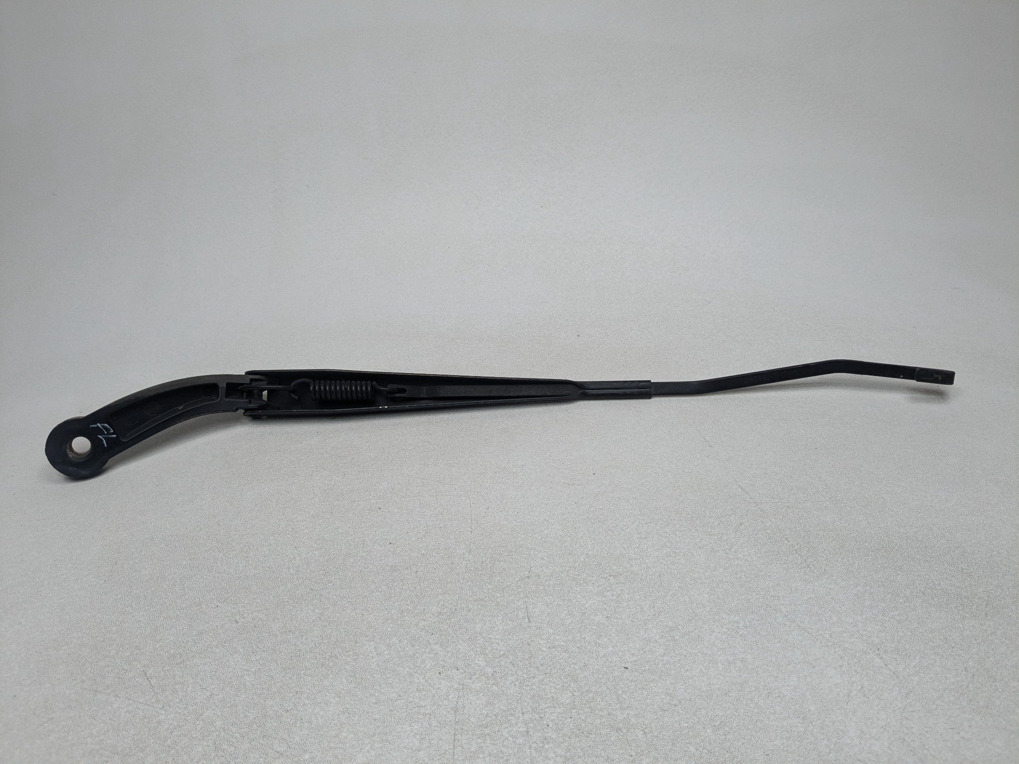 2004 - 2009 CADILLAC SRX OEM WINDSHIELD WIPER ARM FRONT LEFT DRIVER SIDE
