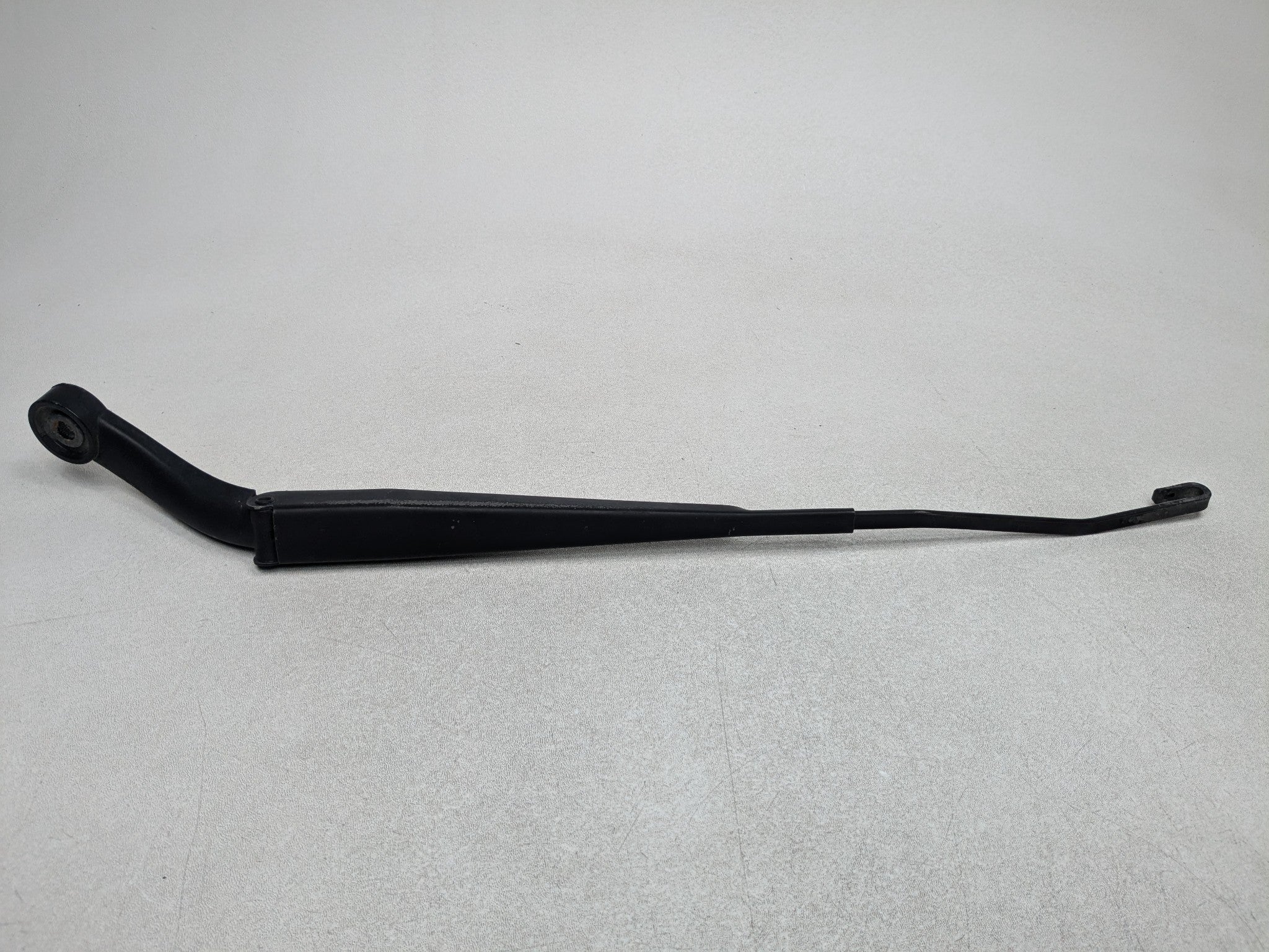 2004 - 2009 CADILLAC SRX OEM WINDSHIELD WIPER ARM FRONT LEFT DRIVER SIDE