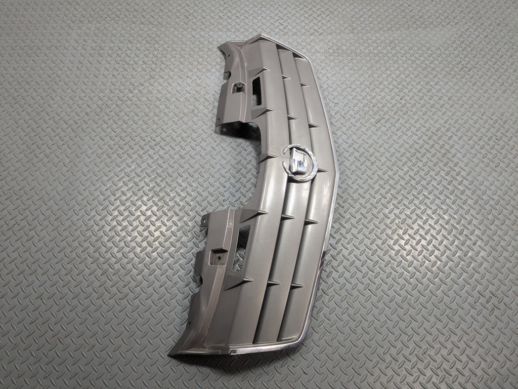2004 - 2009 CADILLAC SRX OEM GRILLE WITH EMBLEM FRONT CENTER UPPER BUMPER