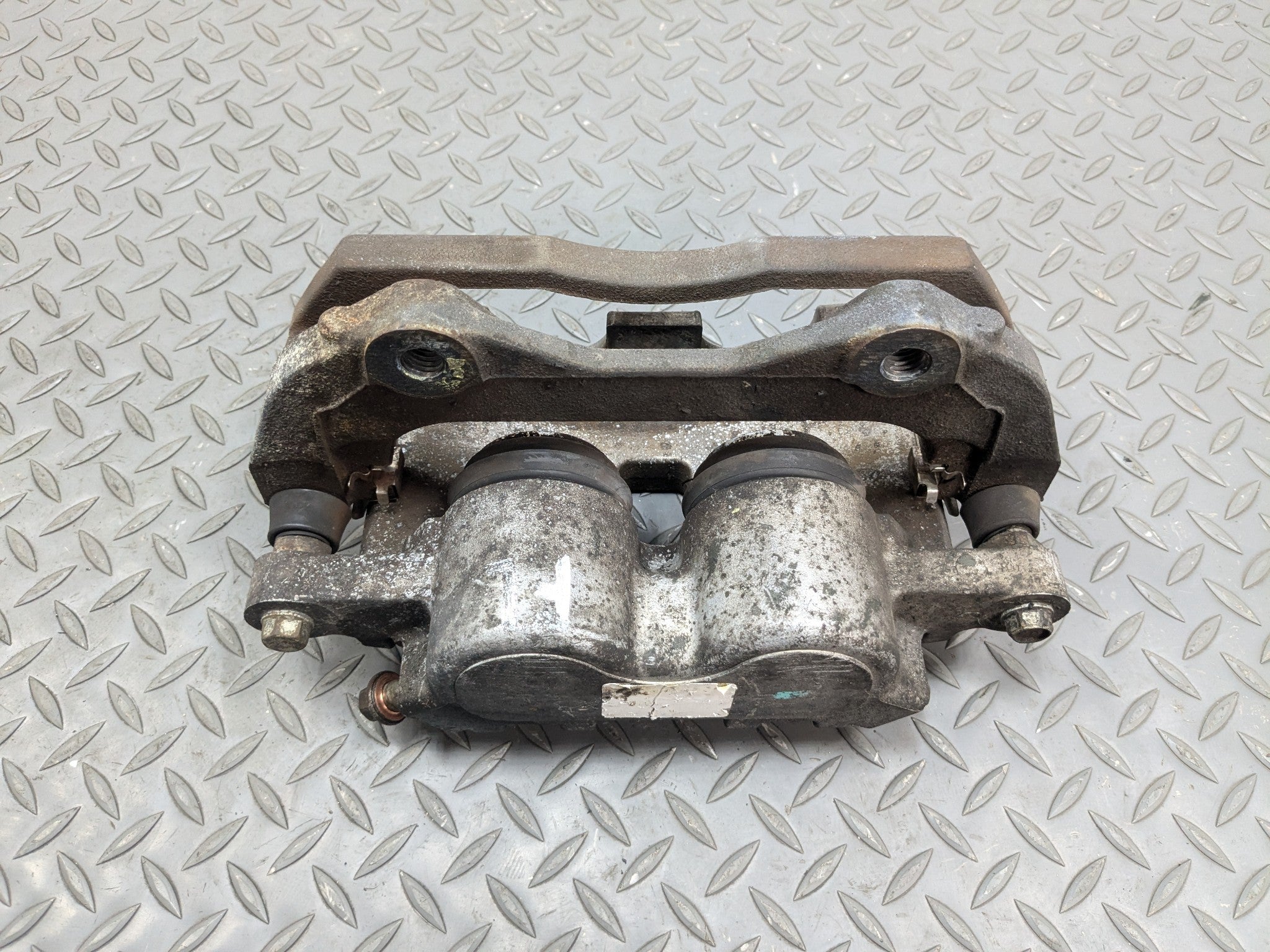 2004 - 2009 CADILLAC SRX OEM BRAKE CALIPER ASSEMBLY FRONT LEFT DRIVER SIDE