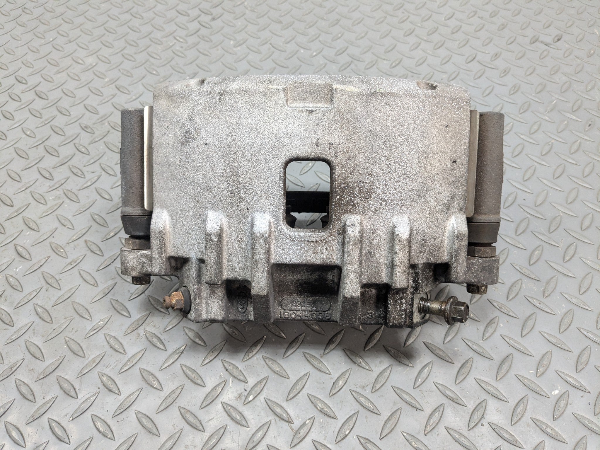 2004 - 2009 CADILLAC SRX OEM BRAKE CALIPER ASSEMBLY FRONT LEFT DRIVER SIDE