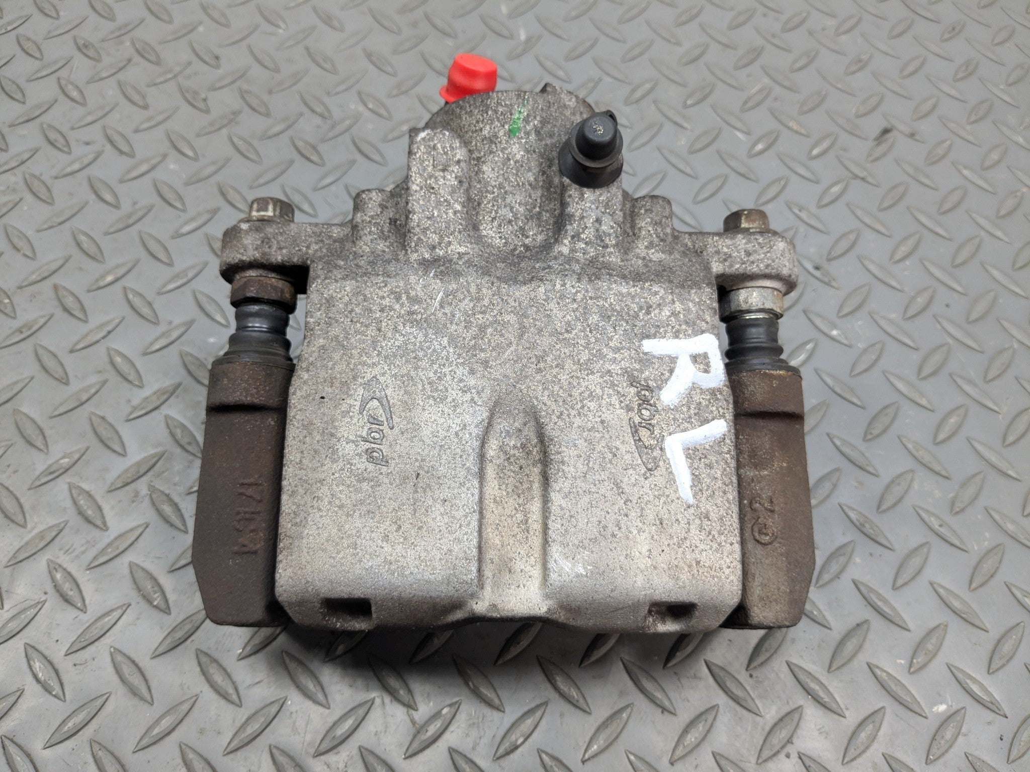 2004 - 2009 CADILLAC SRX OEM BRAKE CALIPER ASSEMBLY REAR LEFT DRIVER SIDE