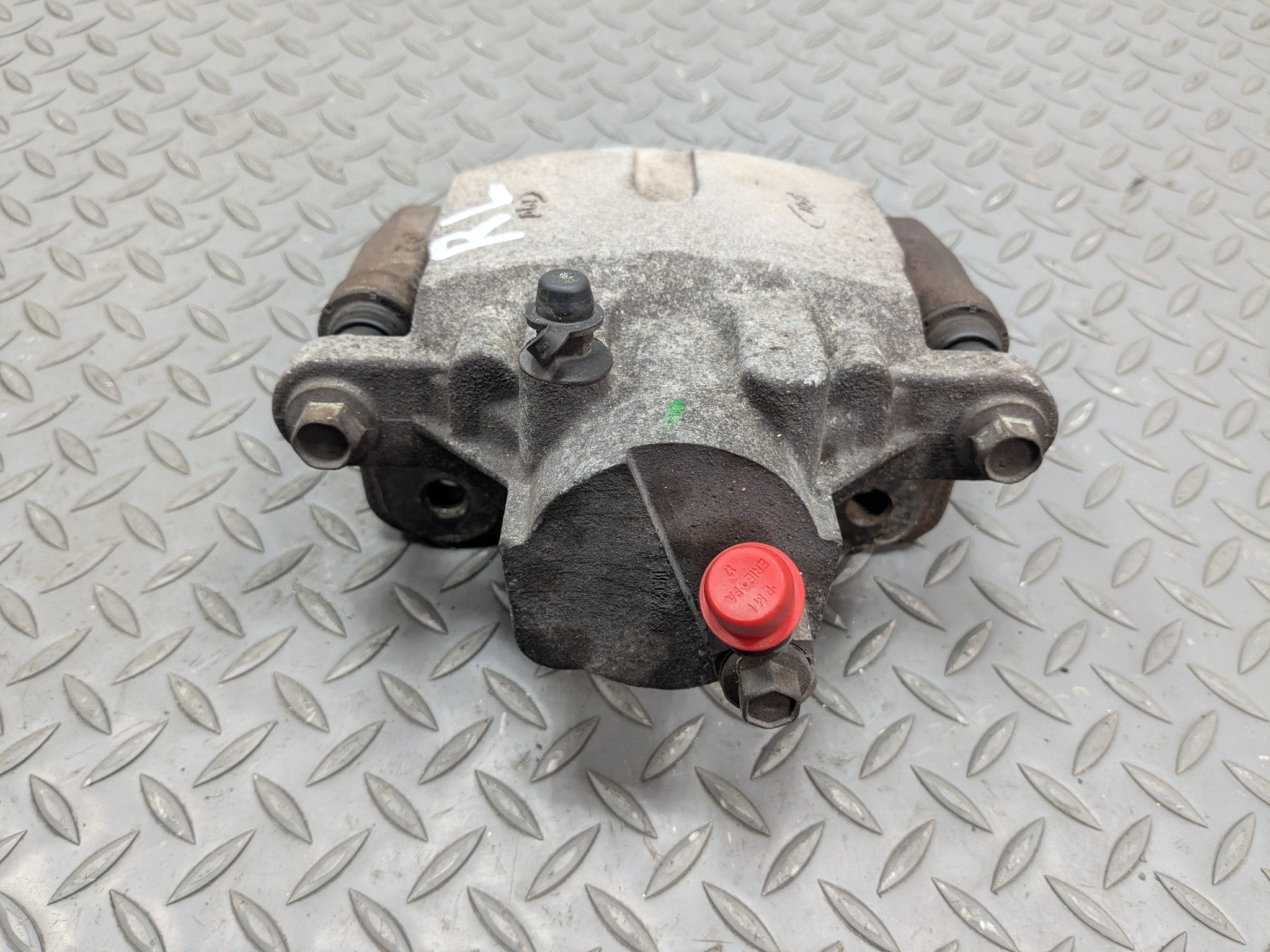 2004 - 2009 CADILLAC SRX OEM BRAKE CALIPER ASSEMBLY REAR LEFT DRIVER SIDE