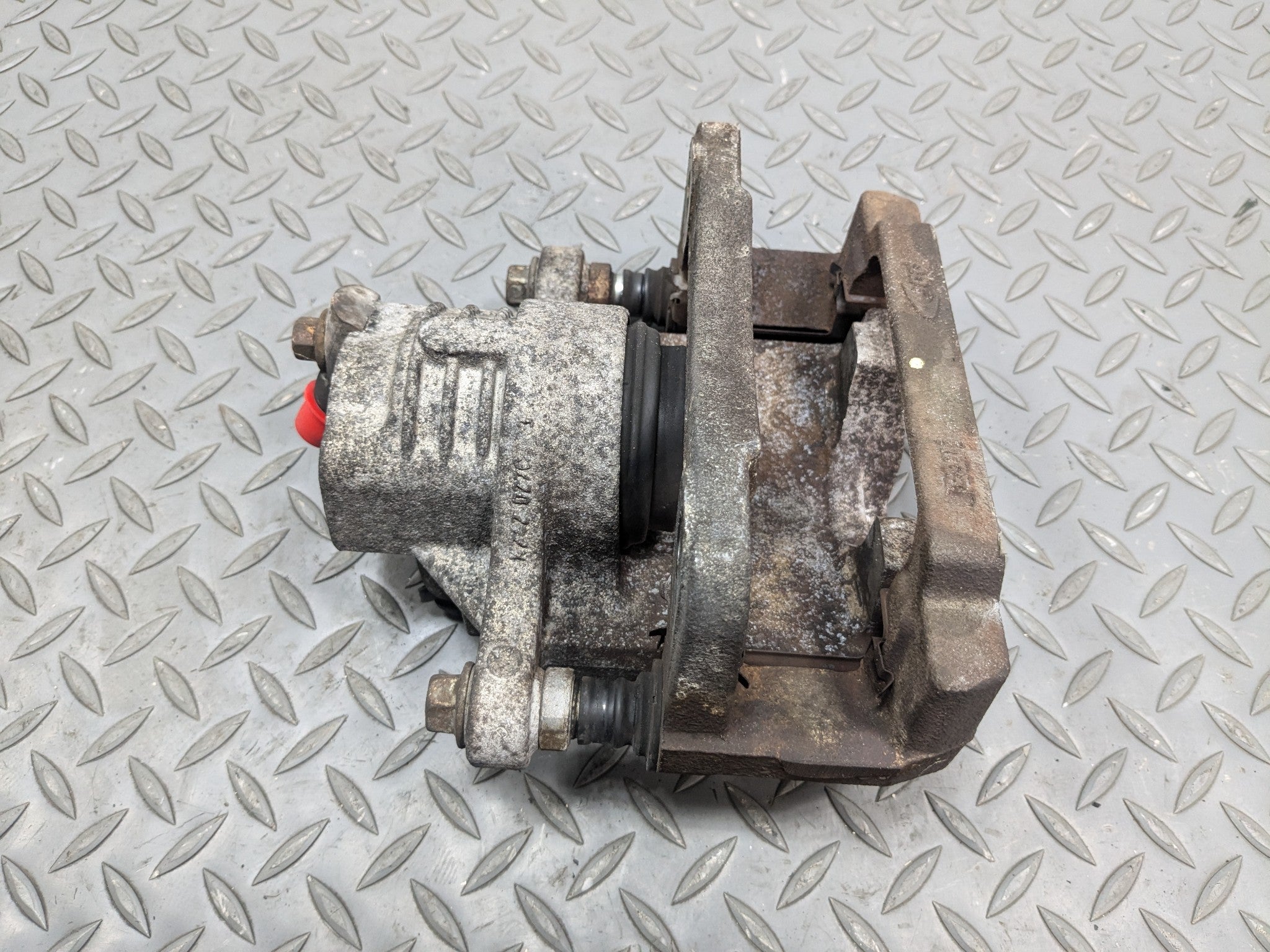 2004 - 2009 CADILLAC SRX OEM BRAKE CALIPER ASSEMBLY REAR LEFT DRIVER SIDE