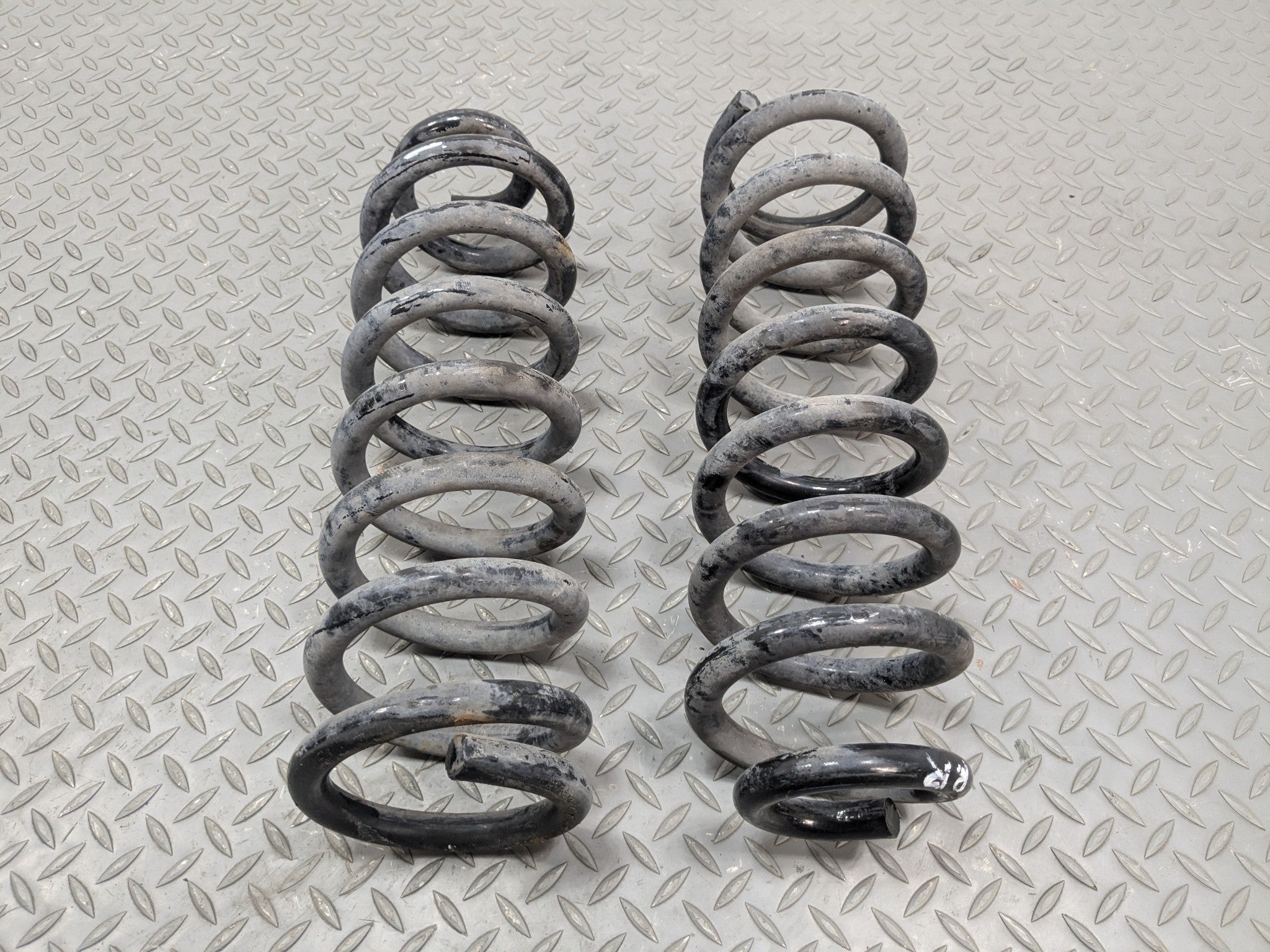 2004 - 2009 CADILLAC SRX OEM SUSPENSION COIL AIR SPRING SET LEFT AND RIGHT SIDE