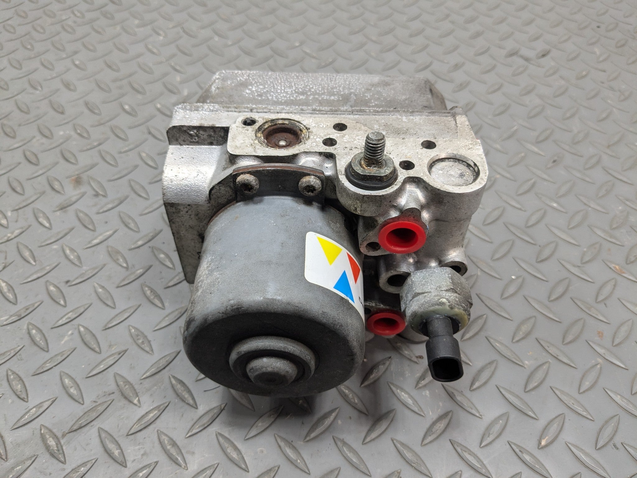 2004 - 2009 CADILLAC SRX OEM ANTI LOCK BRAKE PUMP MODULE ASSEMBLY