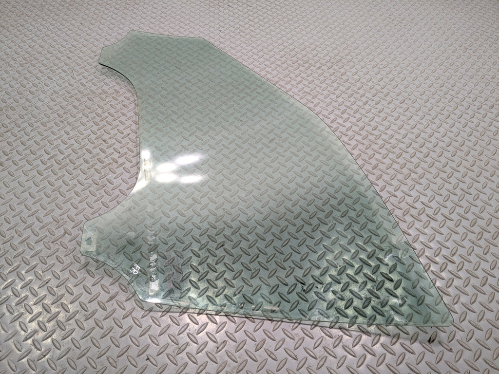2004 - 2009 CADILLAC SRX OEM DOOR WINDOW GLASS FRONT RIGHT PASSENGER SIDE
