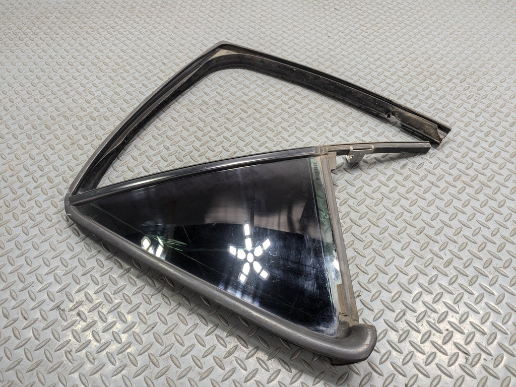 2004 - 2009 CADILLAC SRX OEM QUARTER VENT GLASS WINDOW ASSEMBLY REAR RIGHT SIDE
