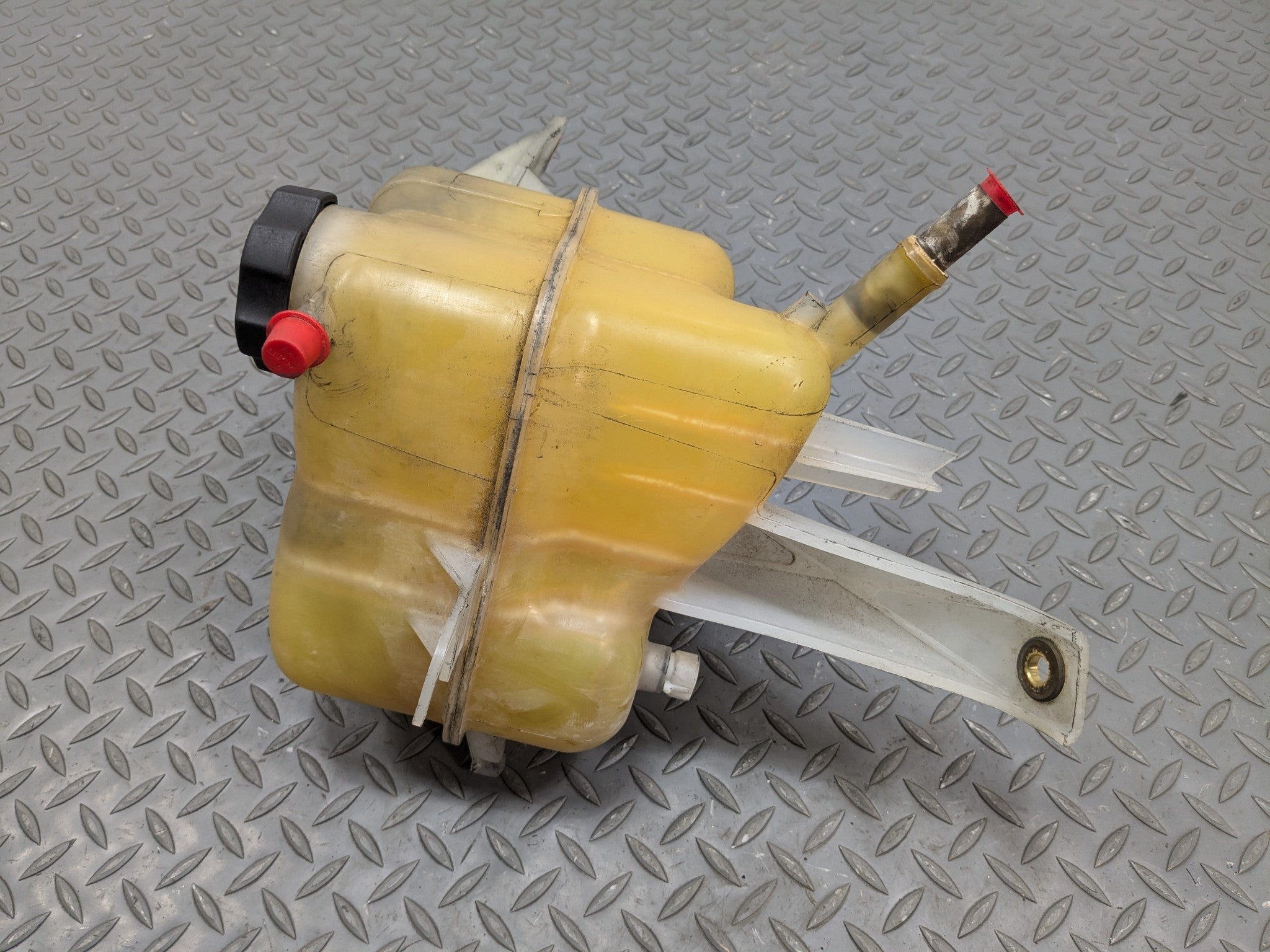 2004 - 2009 CADILLAC SRX OEM COOLANT RECOVERY BOTTLE EXPANSION RESERVOIR TANK