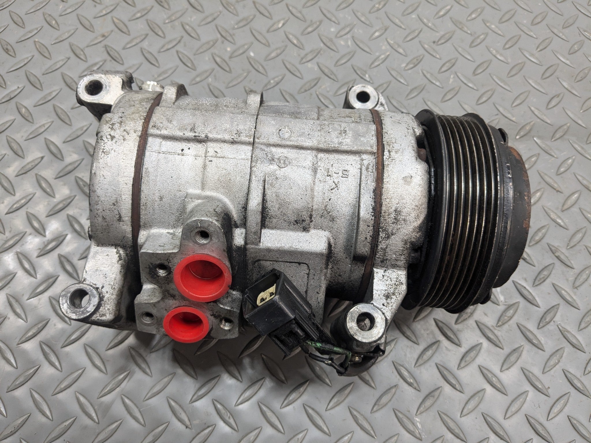 2004 - 2009 CADILLAC SRX OEM AC AIR CONDITIONING AIR COMPRESSOR PUMP UNIT