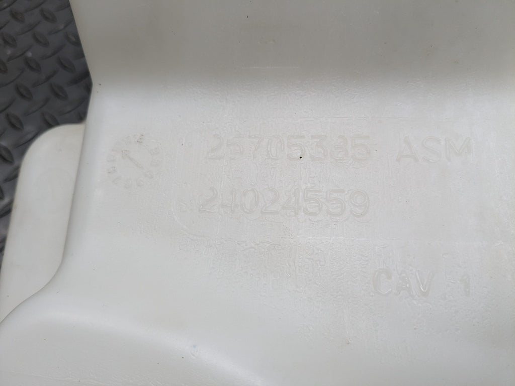 2004 - 2009 CADILLAC SRX OEM FRONT WINDSHIELD WASHER BOTTLE FLUID RESERVOIR TANK