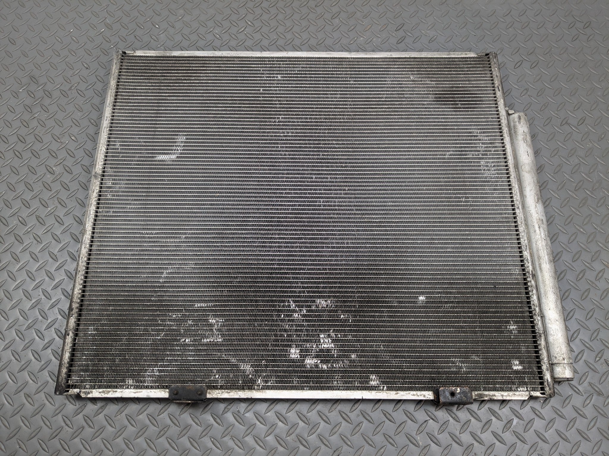 2004 - 2009 CADILLAC SRX OEM AC AIR CONDITIONING CONDENSER RADIATOR ASSEMBLY