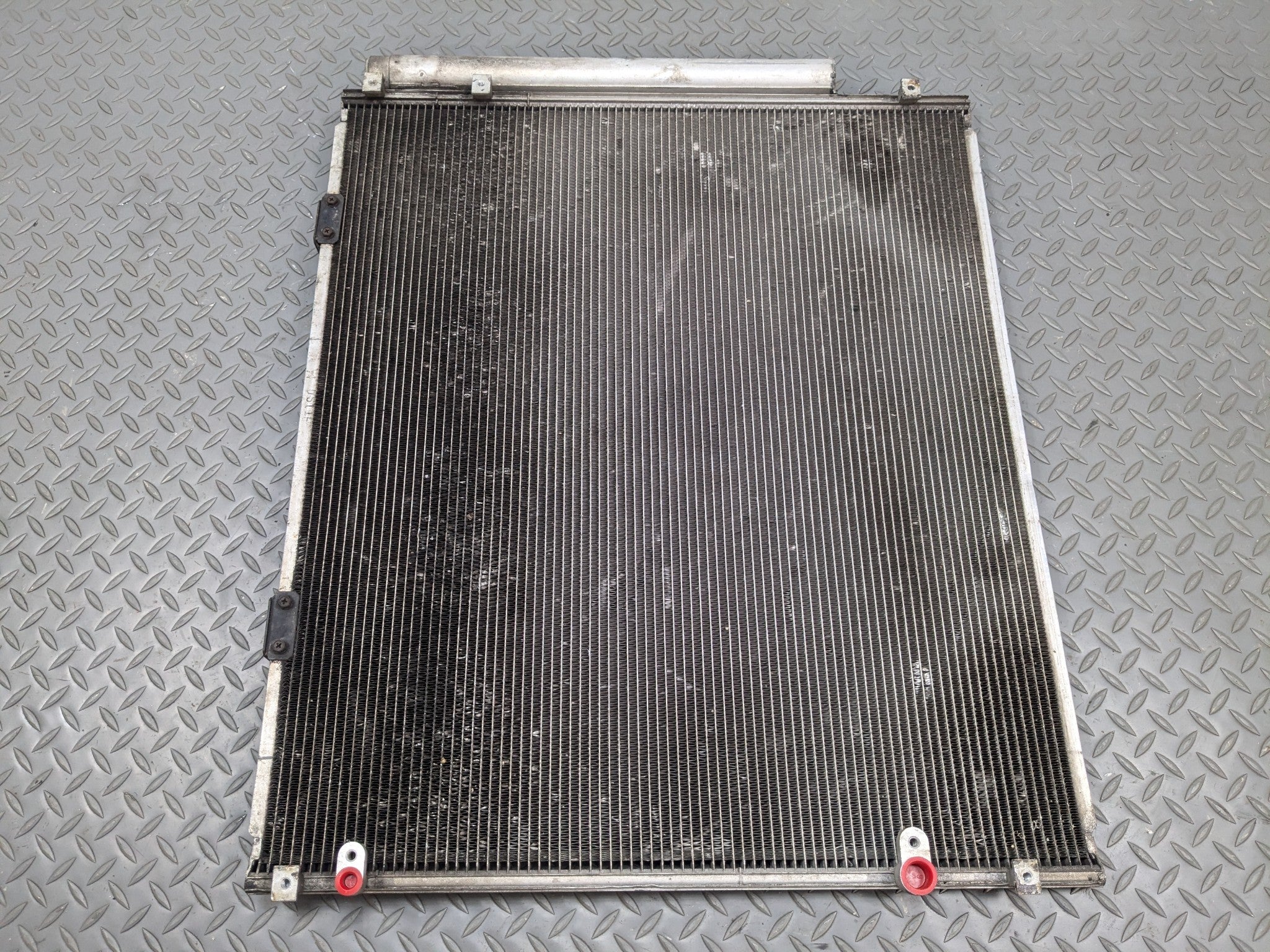 2004 - 2009 CADILLAC SRX OEM AC AIR CONDITIONING CONDENSER RADIATOR ASSEMBLY