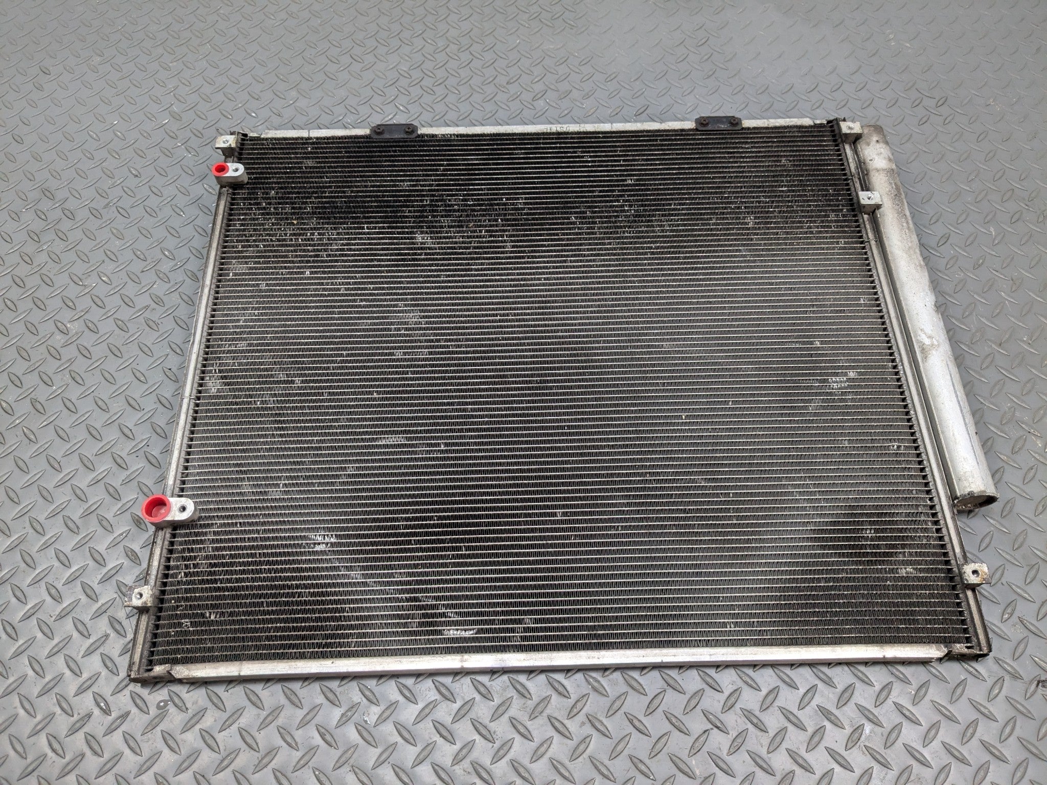 2004 - 2009 CADILLAC SRX OEM AC AIR CONDITIONING CONDENSER RADIATOR ASSEMBLY