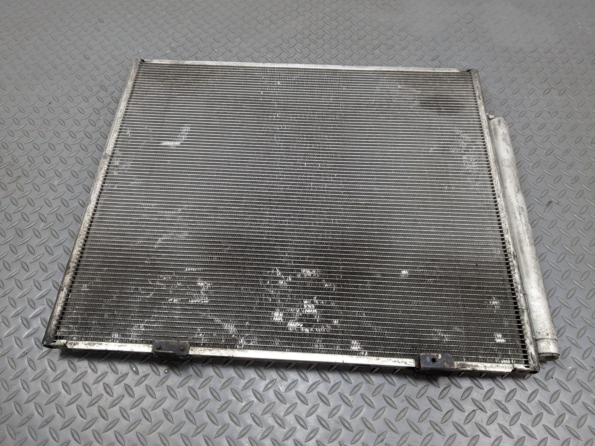 2004 - 2009 CADILLAC SRX OEM AC AIR CONDITIONING CONDENSER RADIATOR ASSEMBLY