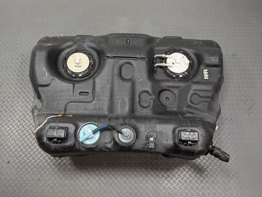 2004 - 2009 CADILLAC SRX OEM GASOLINE GAS FUEL TANK RESERVOIR ASSEMBLY