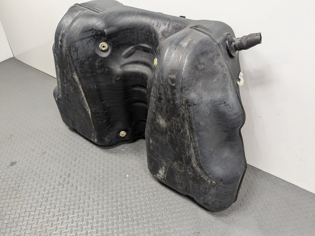 2004 - 2009 CADILLAC SRX OEM GASOLINE GAS FUEL TANK RESERVOIR ASSEMBLY