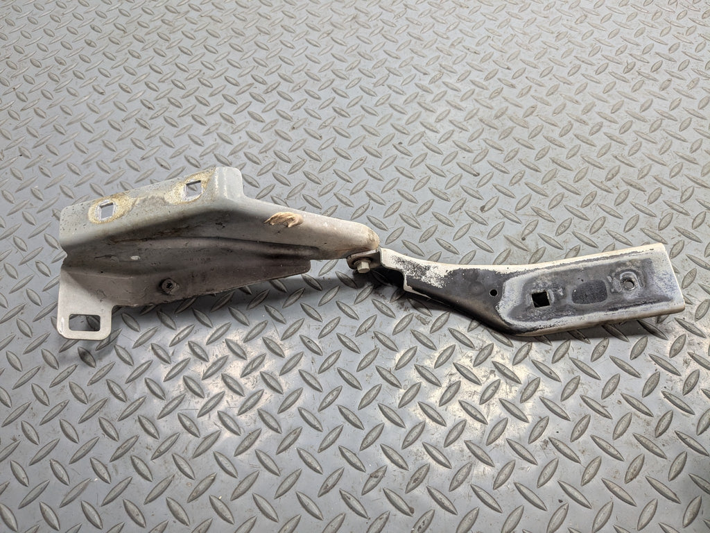 2004 - 2009 CADILLAC SRX OEM HOOD HINGE SUPPORT BRACKET FRONT LEFT DRIVER SIDE