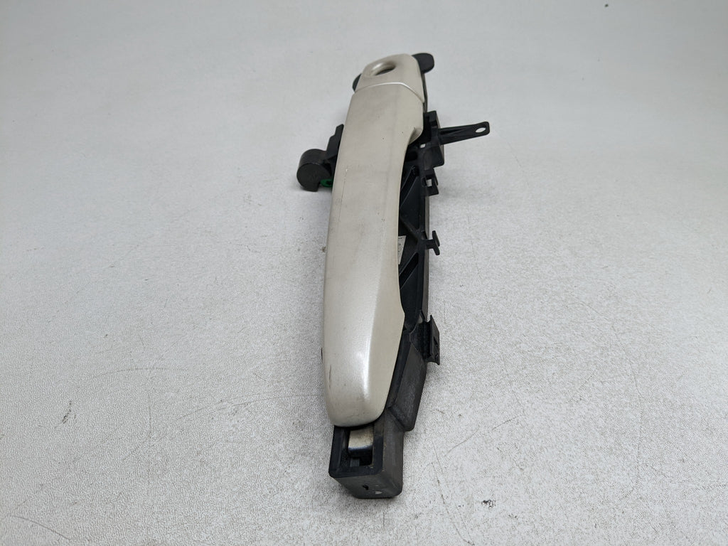 2004 - 2009 CADILLAC SRX OEM EXTERIOR DOOR HANDLE FRONT LEFT DRIVER SIDE