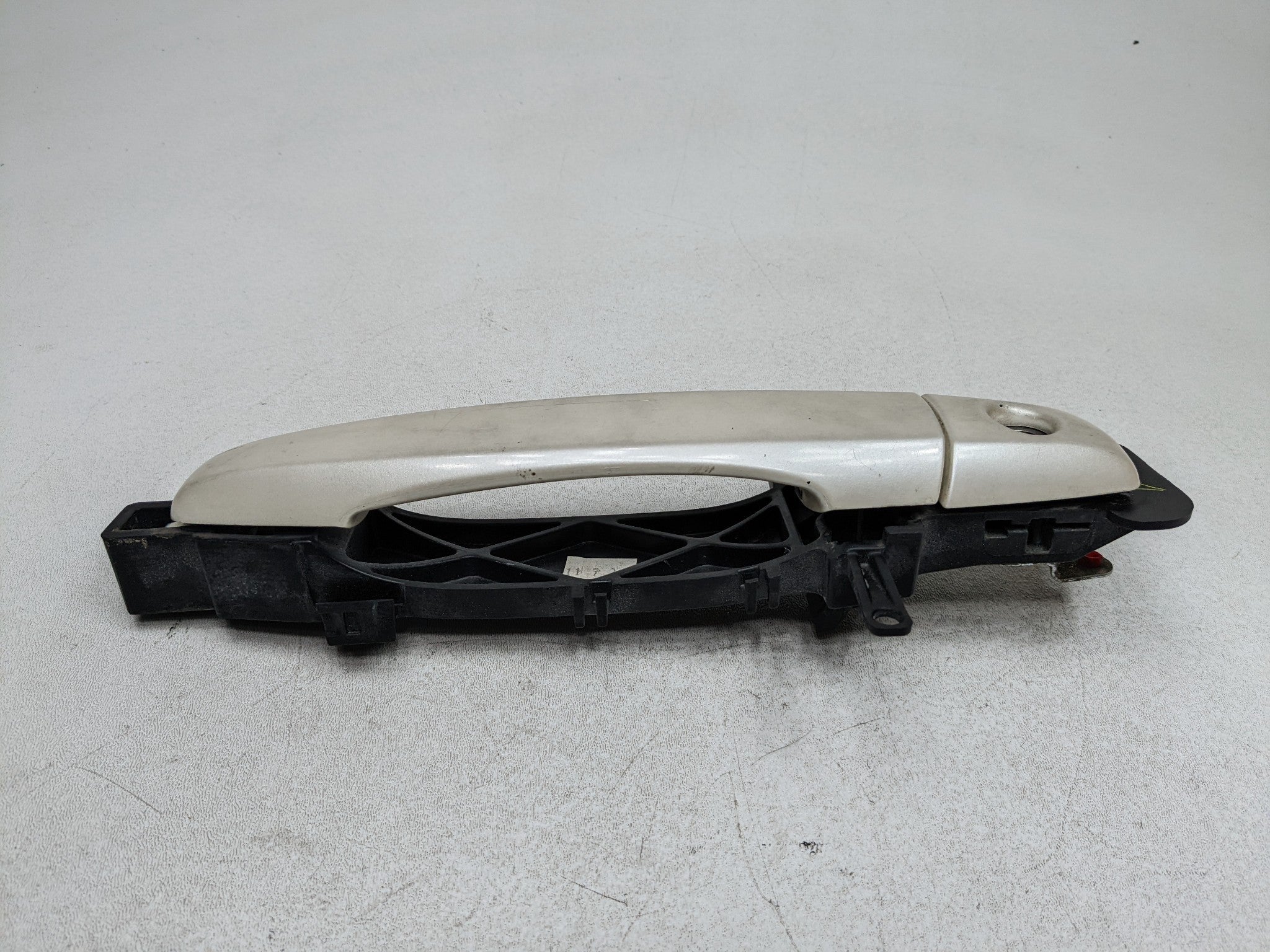 2004 - 2009 CADILLAC SRX OEM EXTERIOR DOOR HANDLE FRONT LEFT DRIVER SIDE