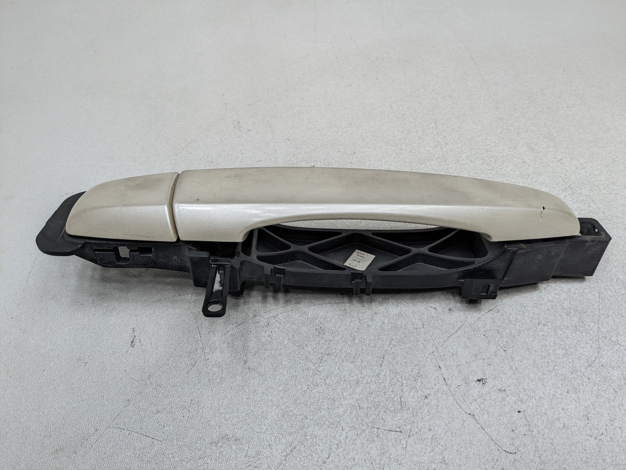 2004 - 2009 CADILLAC SRX OEM EXTERIOR DOOR HANDLE FRONT RIGHT PASSENGER SIDE