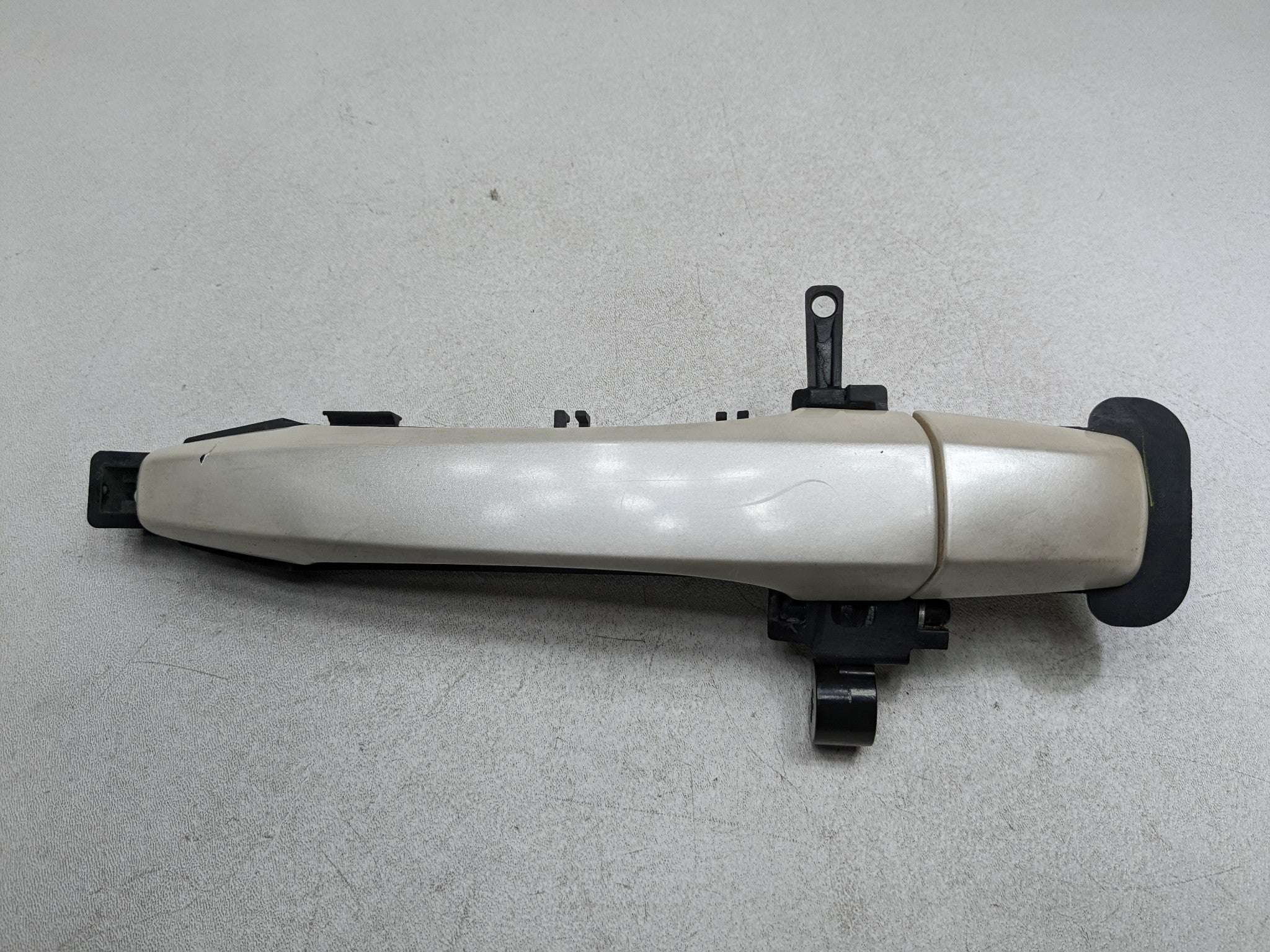 2004 - 2009 CADILLAC SRX OEM EXTERIOR DOOR HANDLE FRONT RIGHT PASSENGER SIDE