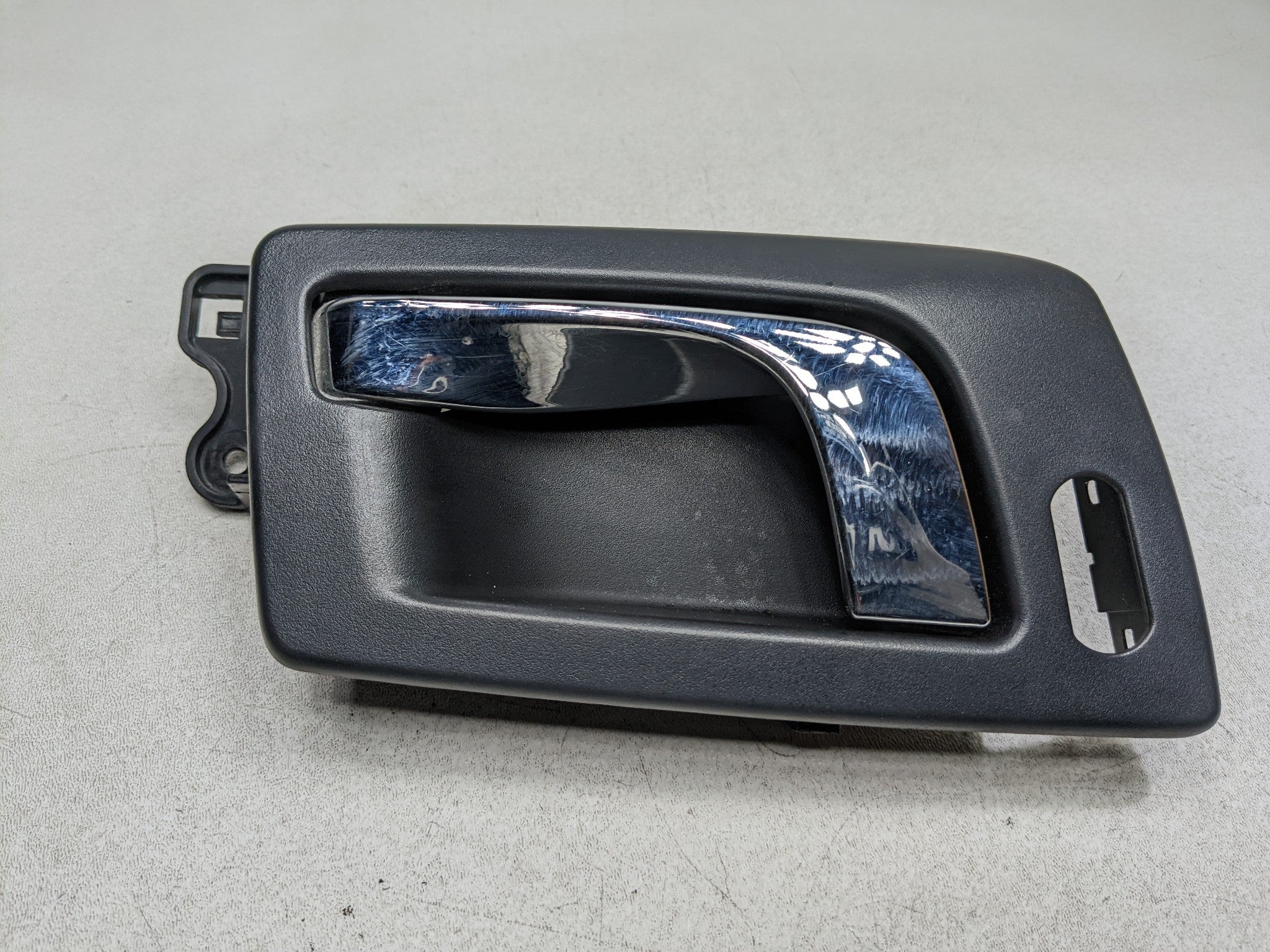 04 - 09 CADILLAC SRX OEM INTERIOR DOOR HANDLE FRONT FRONT RIGHT PASSENGER SIDE