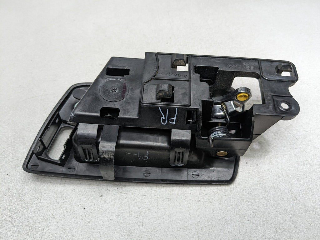 04 - 09 CADILLAC SRX OEM INTERIOR DOOR HANDLE FRONT FRONT RIGHT PASSENGER SIDE