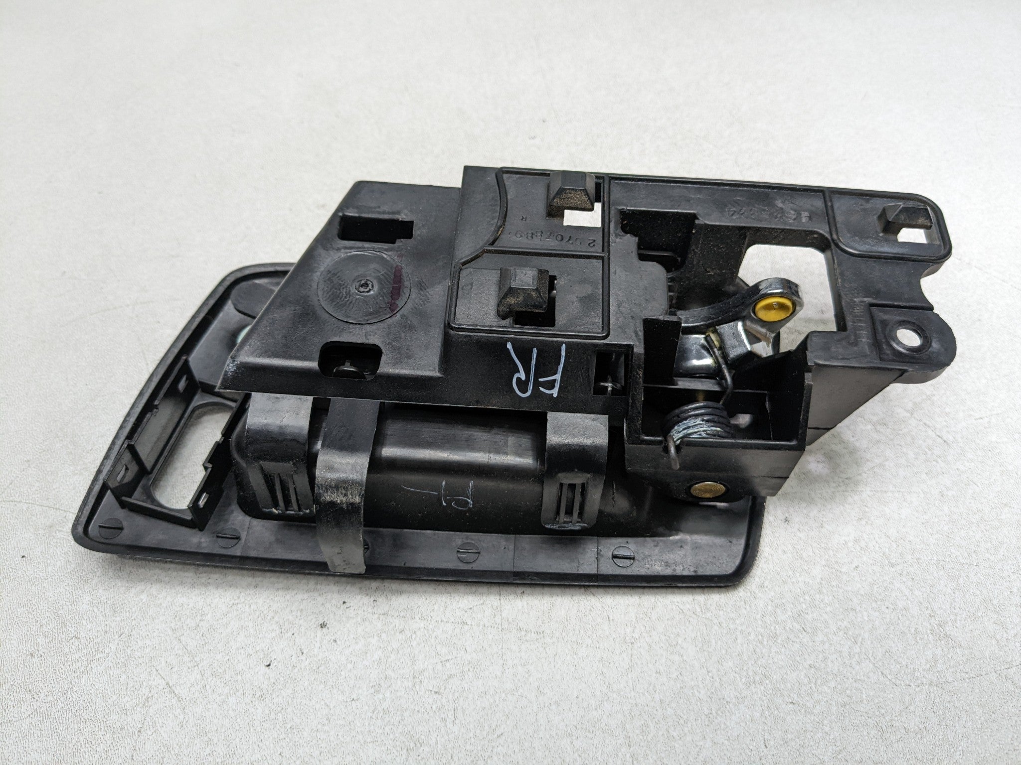 04 - 09 CADILLAC SRX OEM INTERIOR DOOR HANDLE FRONT FRONT RIGHT PASSENGER SIDE
