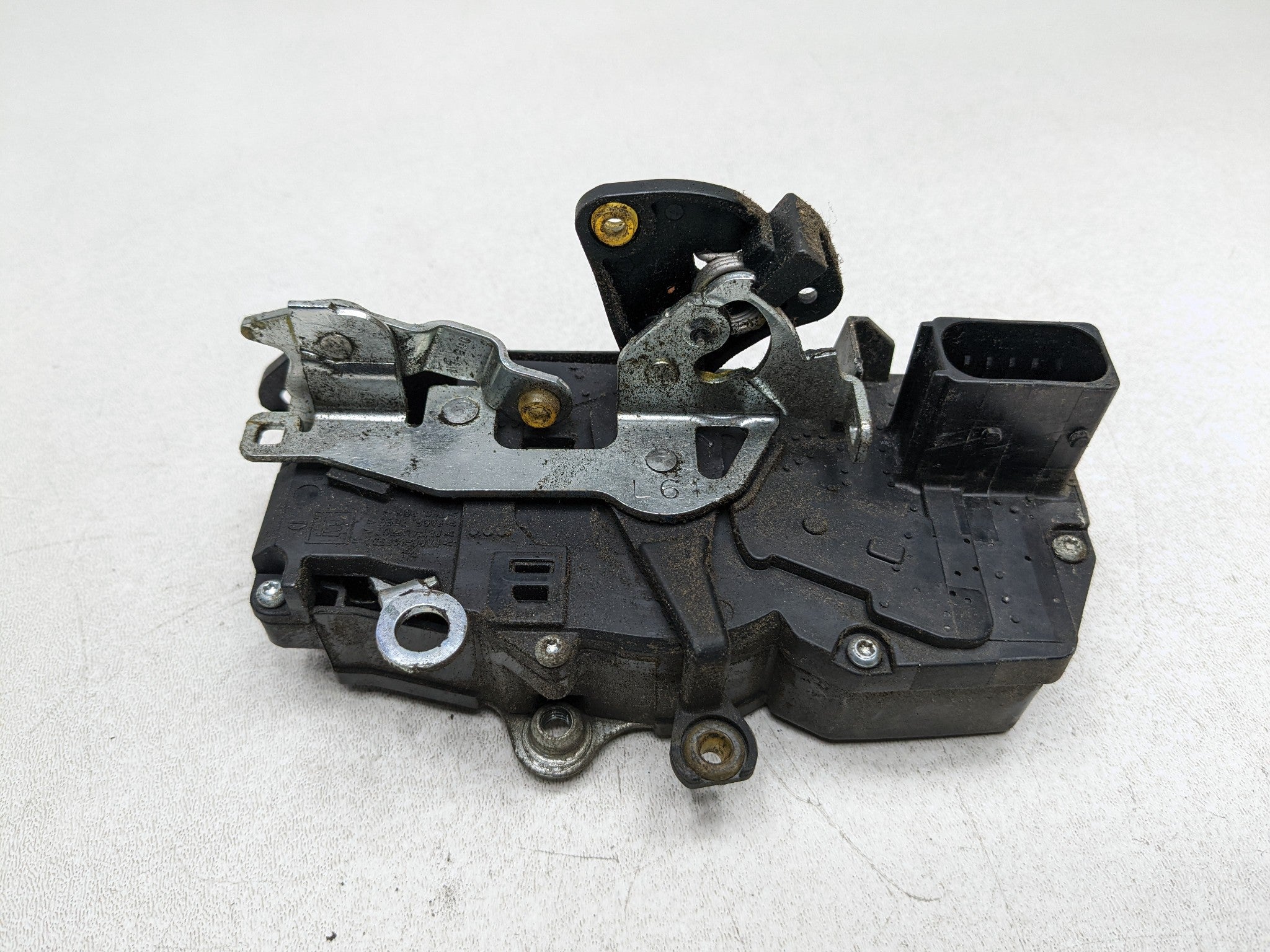 2004 - 2009 CADILLAC SRX OEM DOOR LATCH LOCK ACTUATOR FRONT LEFT DRIVER SIDE