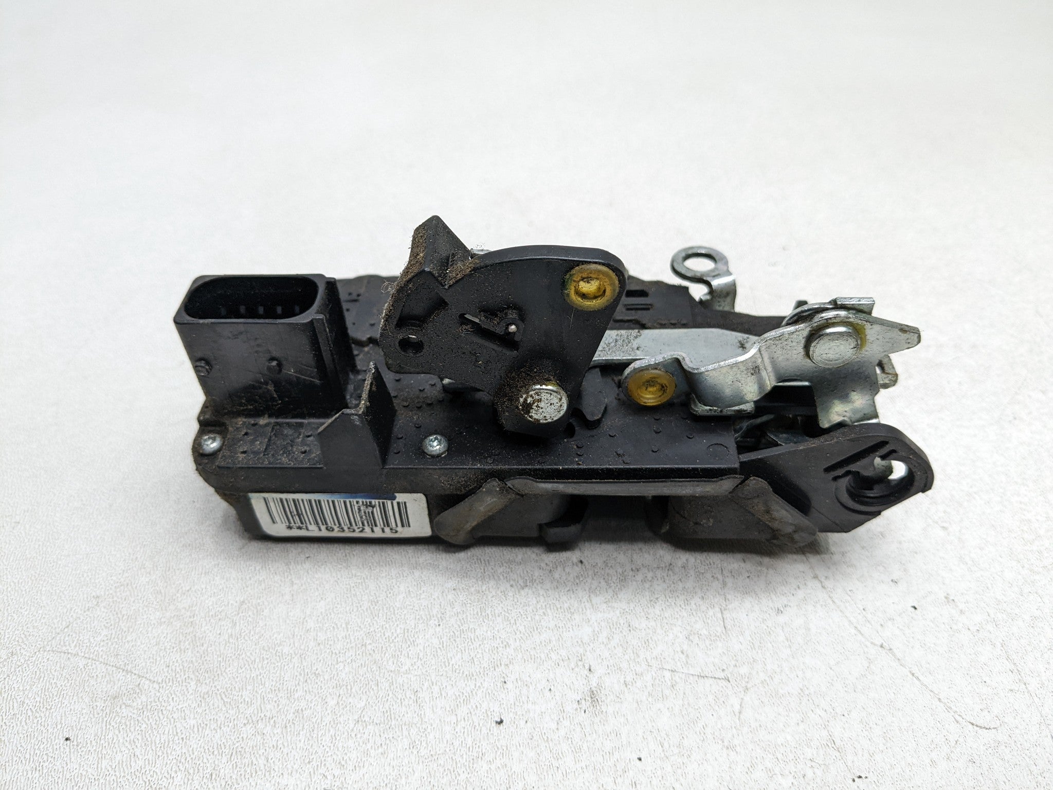 2004 - 2009 CADILLAC SRX OEM DOOR LATCH LOCK ACTUATOR FRONT LEFT DRIVER SIDE