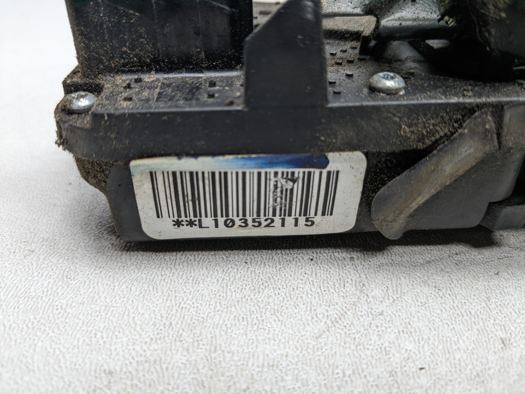 2004 - 2009 CADILLAC SRX OEM DOOR LATCH LOCK ACTUATOR FRONT LEFT DRIVER SIDE