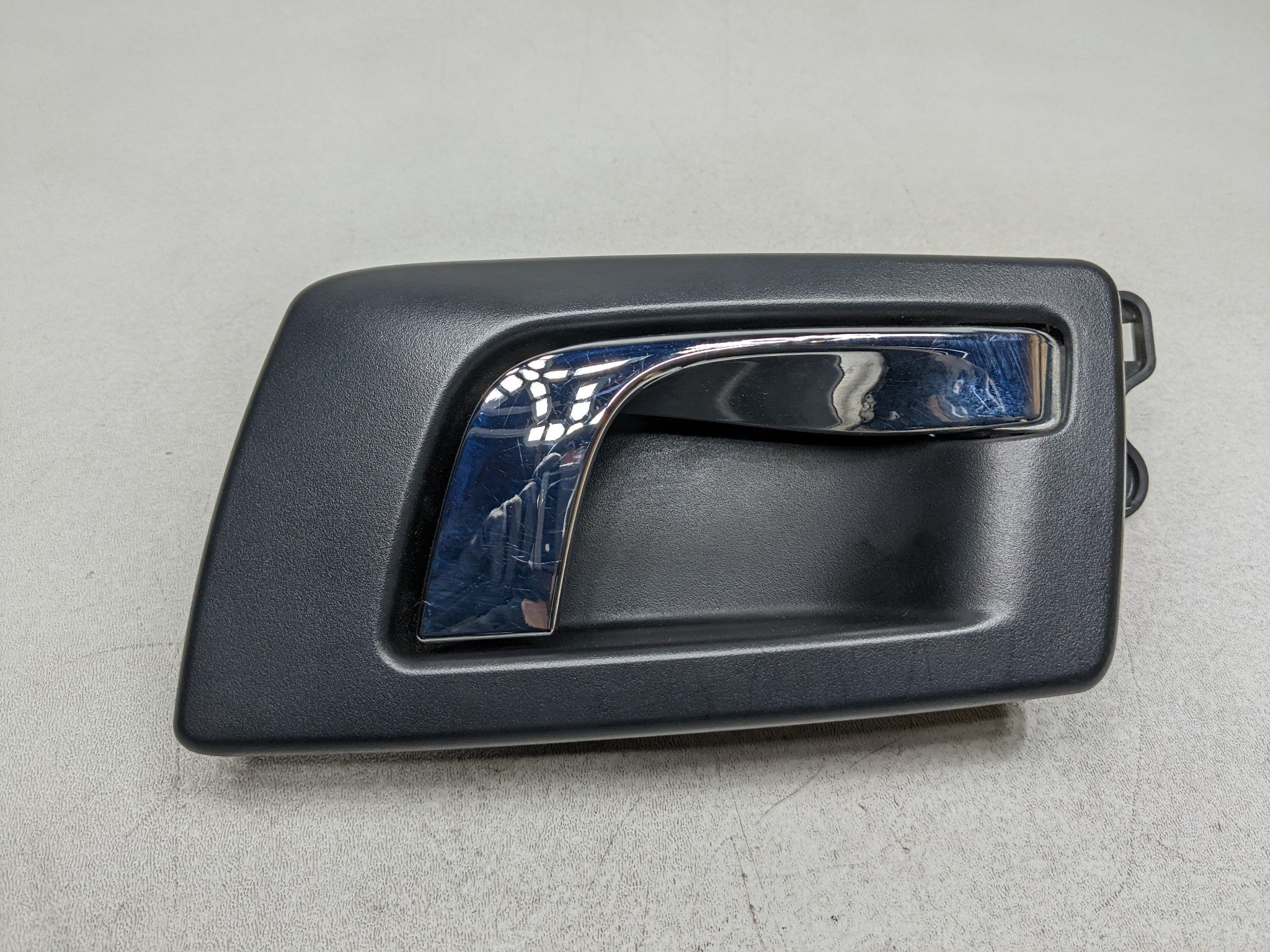 2004 - 2009 CADILLAC SRX OEM INTERIOR DOOR HANDLE REAR LEFT DRIVER SIDE BLACK