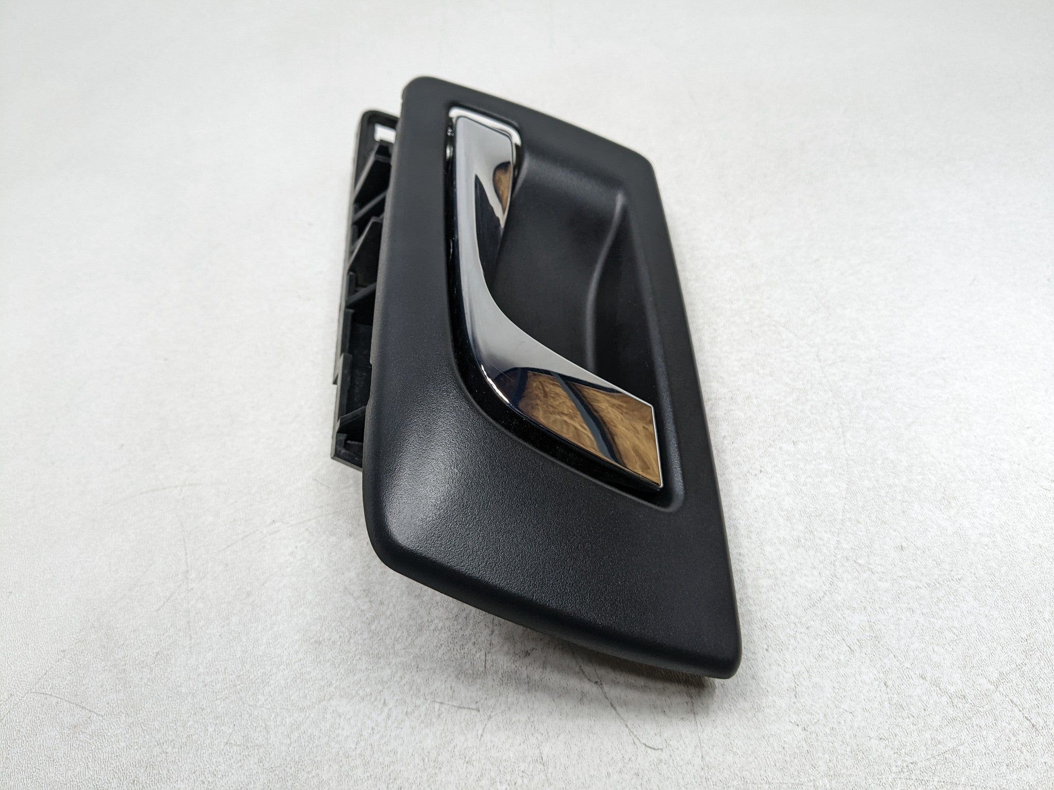 2004 - 2009 CADILLAC SRX OEM INTERIOR DOOR HANDLE REAR LEFT DRIVER SIDE BLACK