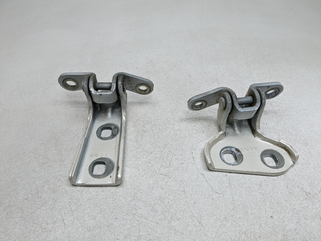 04 - 09 CADILLAC SRX OEM DOOR HINGE SET UPPER AND LOWER REAR LEFT DRIVER SIDE